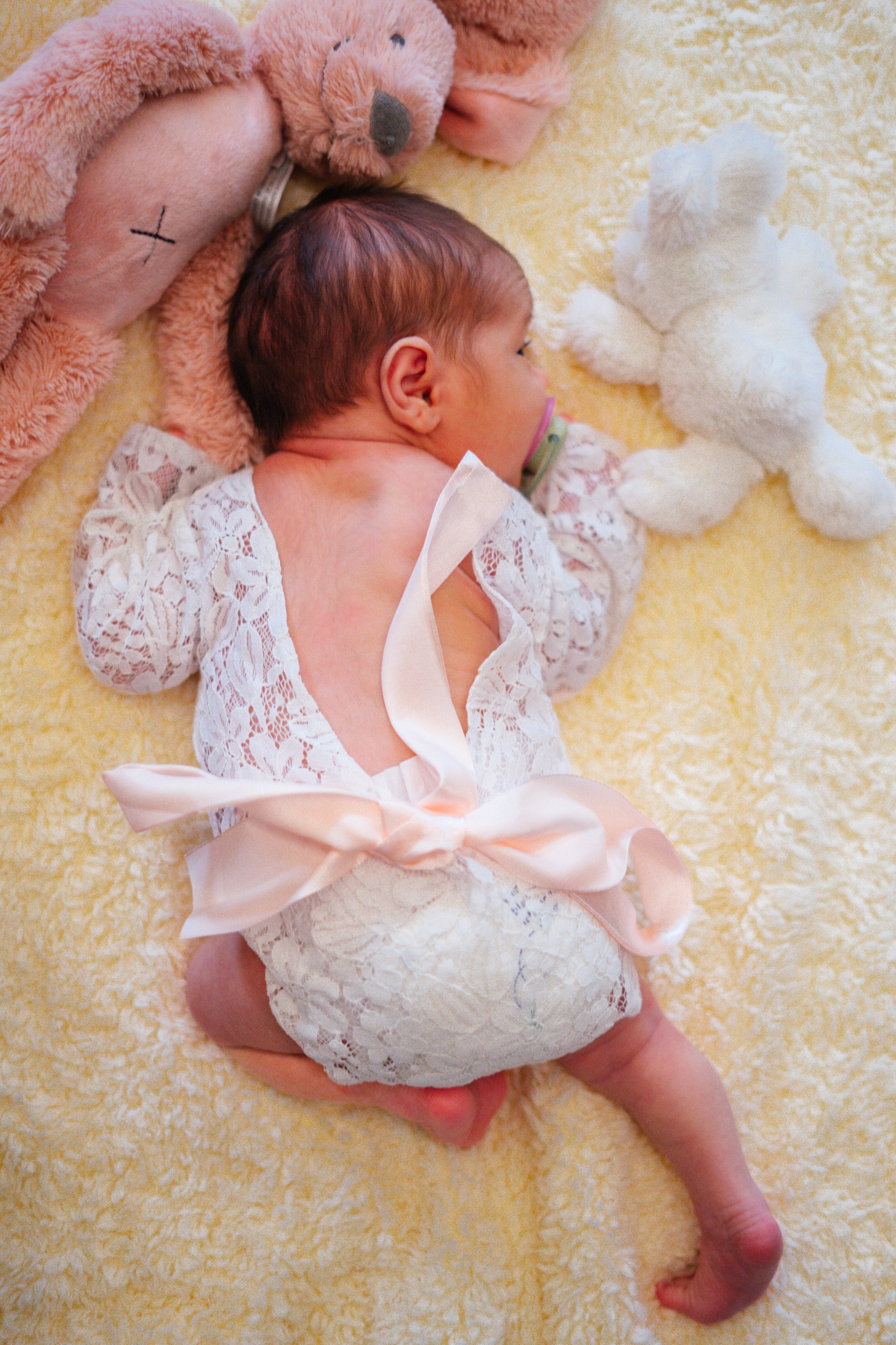 Těhotenství / Newborn. Jana Holubová | Wedding, Couple & Family Photographer in Prague
