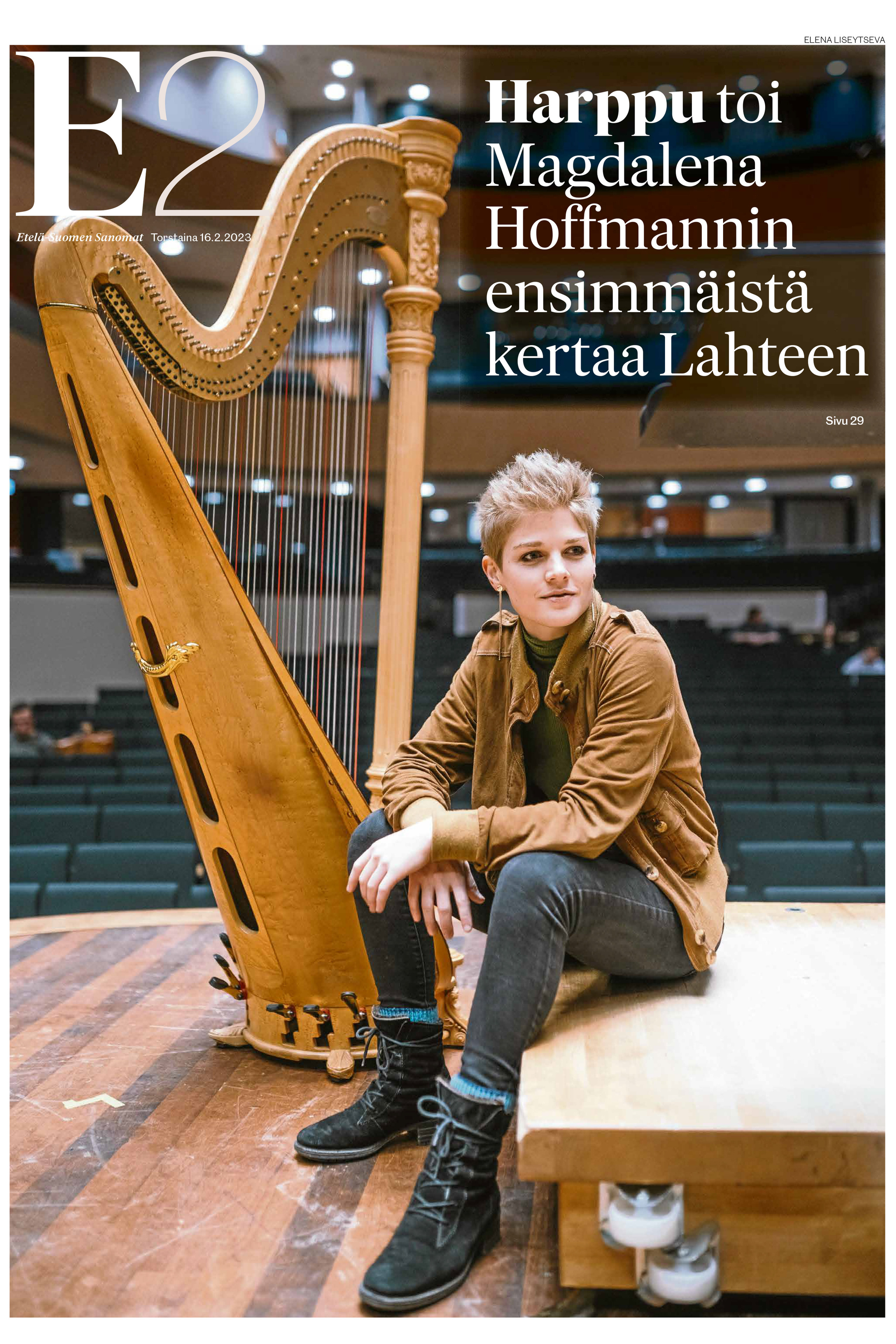 Lehdelle. Valokuvaaja Lahti, Helsinki Elena Salonen