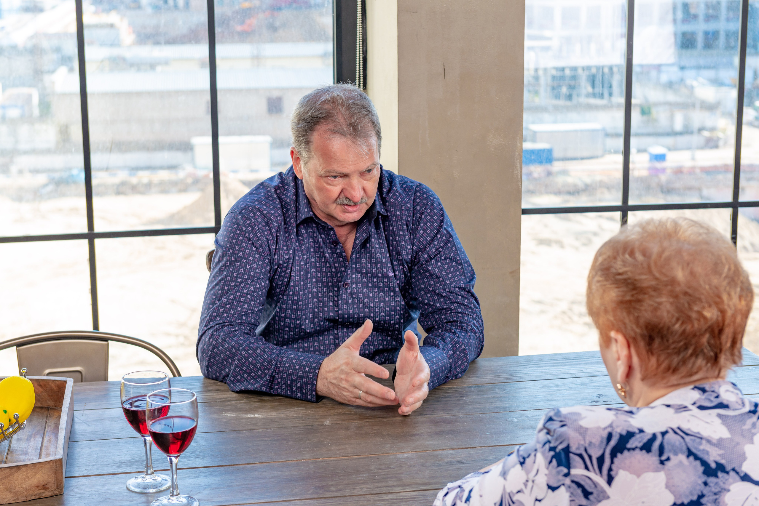 Photosession of a married couple in the studio. FOTÓGRAFO MÉXICO QUINTANA ROO