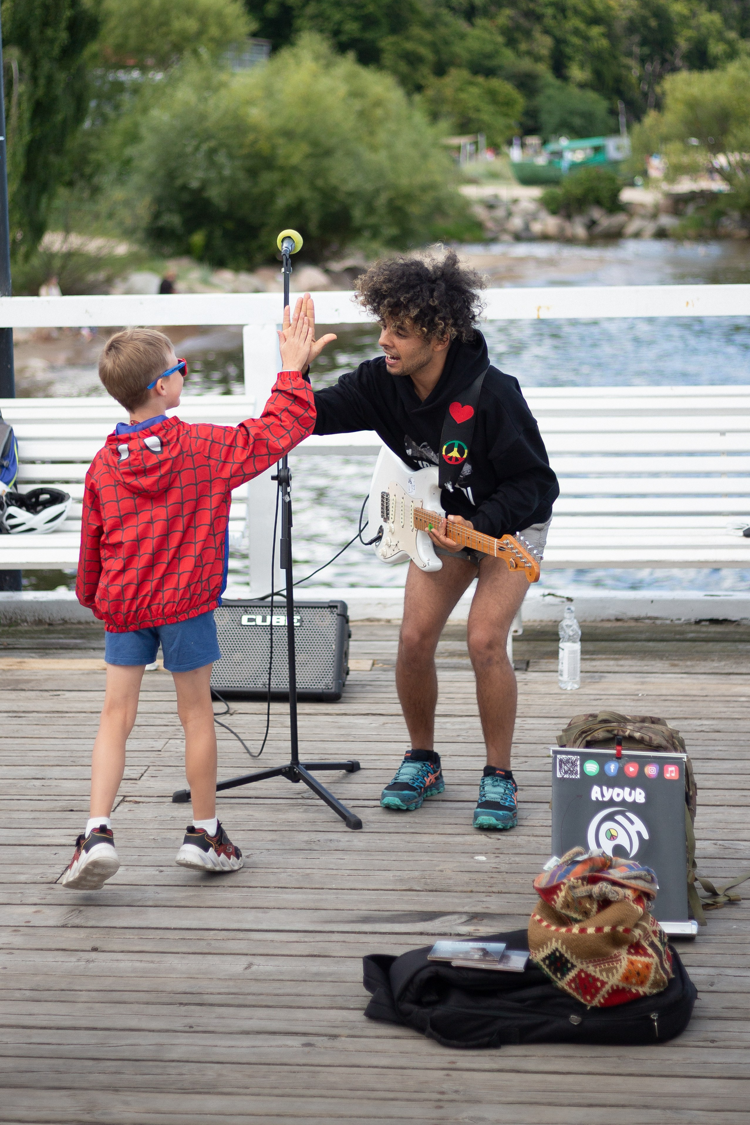 Spider-Man gives a street musician a high-five. | Budapest 2026 | CANON 6D
