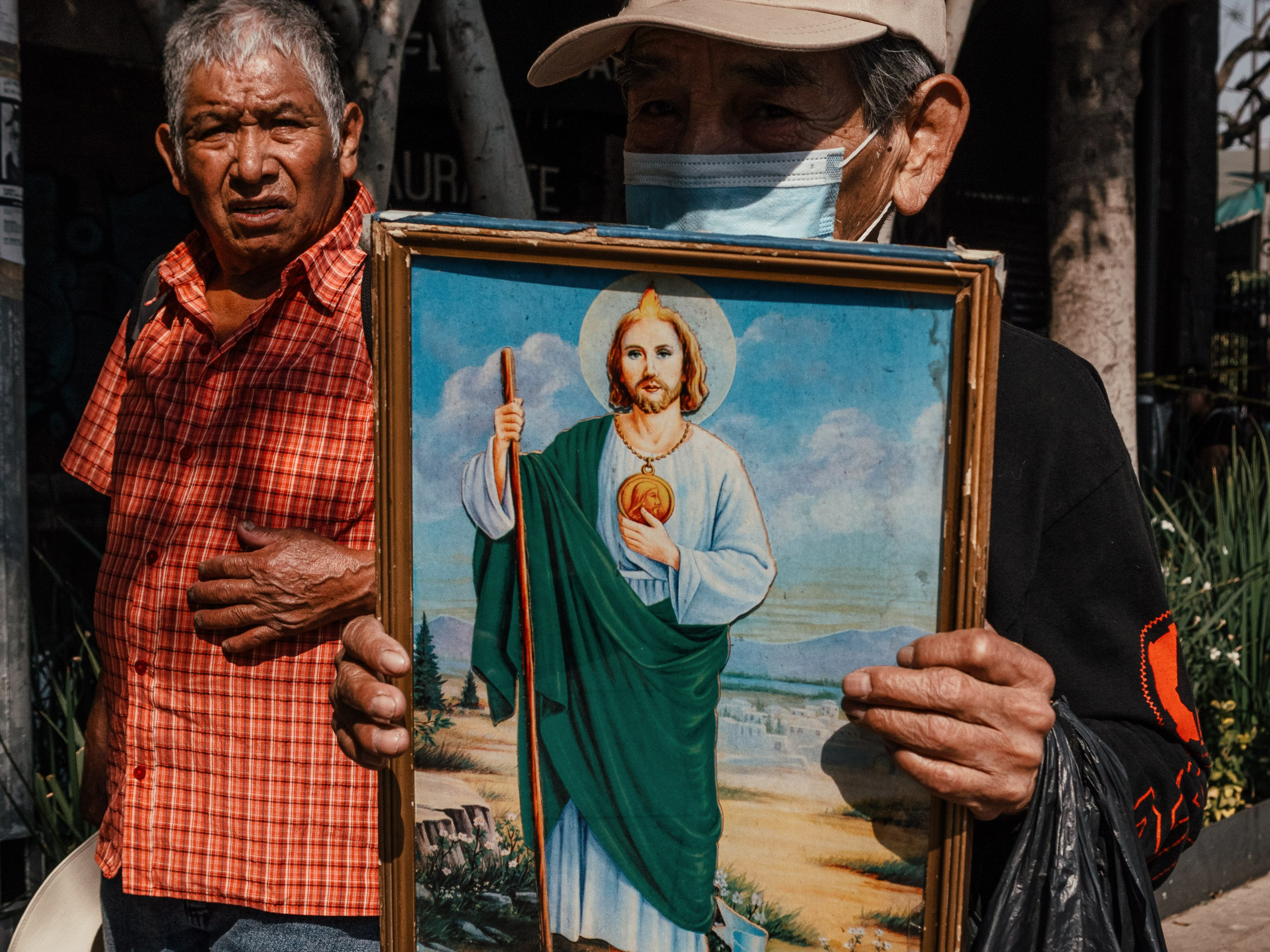 Celebration of St. Jude Thaddeus in the Church of St. Hippolytus and St. Cassian, Hidalgo, CDMX, Mexico. Federico Borobio, street and documentary photography.