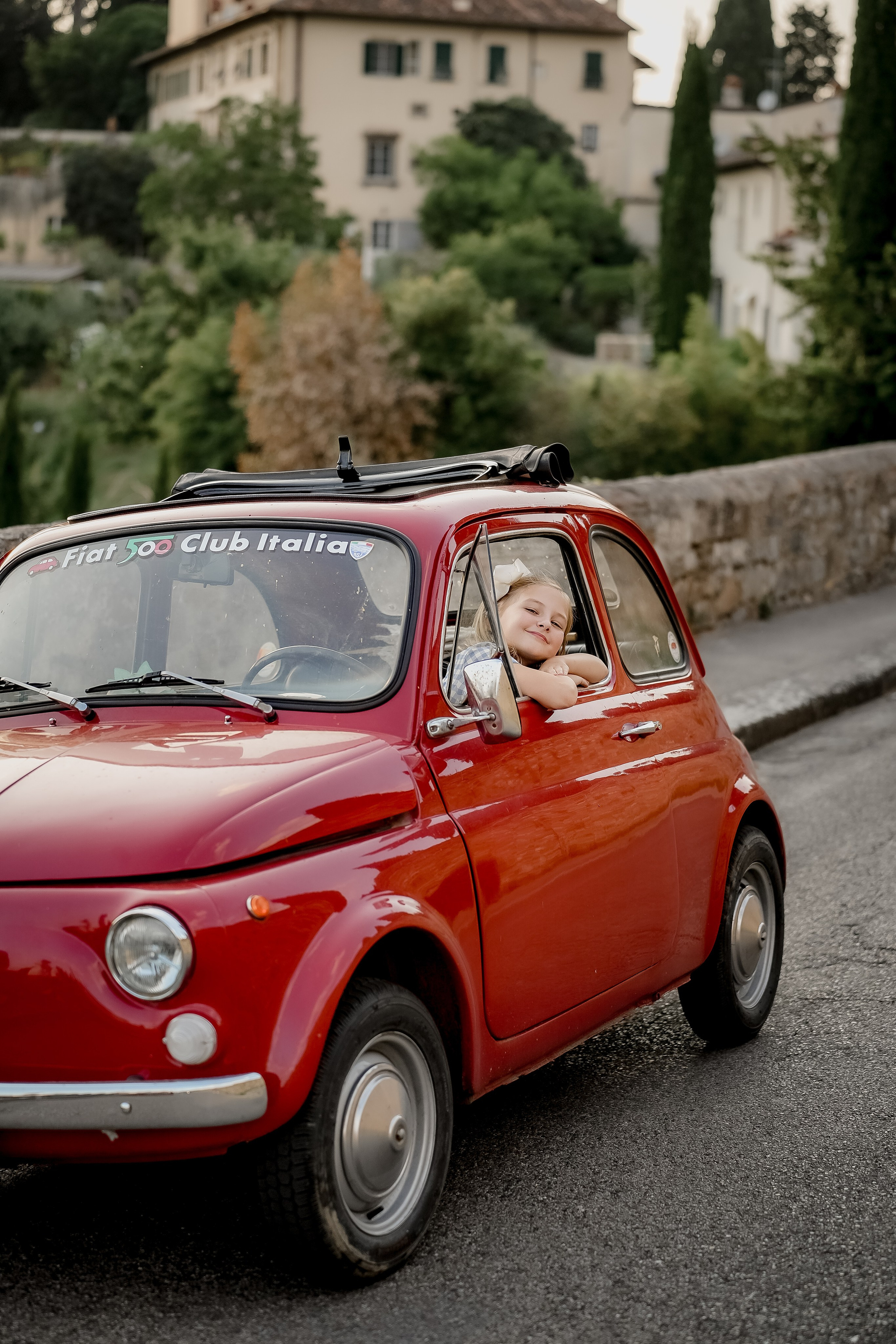 Family Photoshoot. Wedding Photographer in Italy
