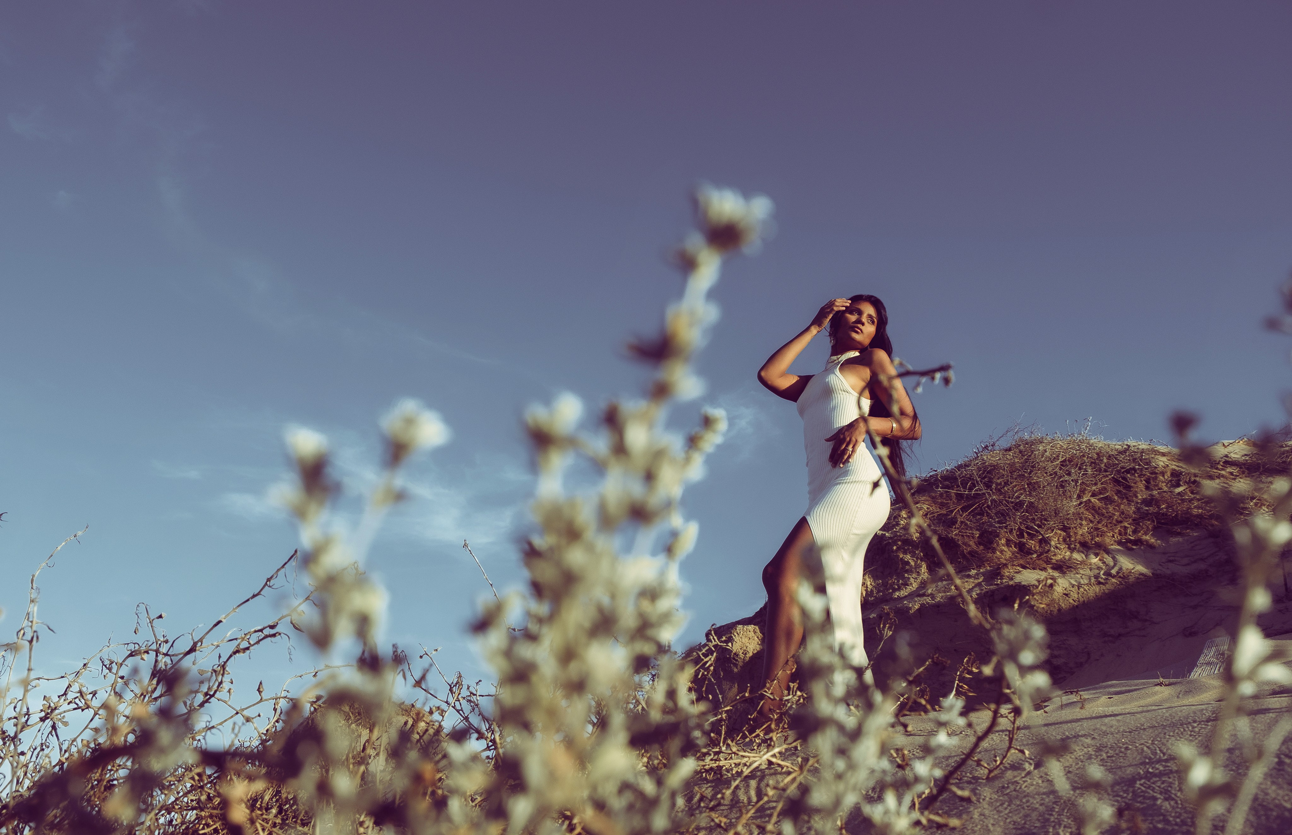 Romantic Portrait by the Sea: Sunset Shoot in Guardamar — Photographer Andrey Lukovnikov