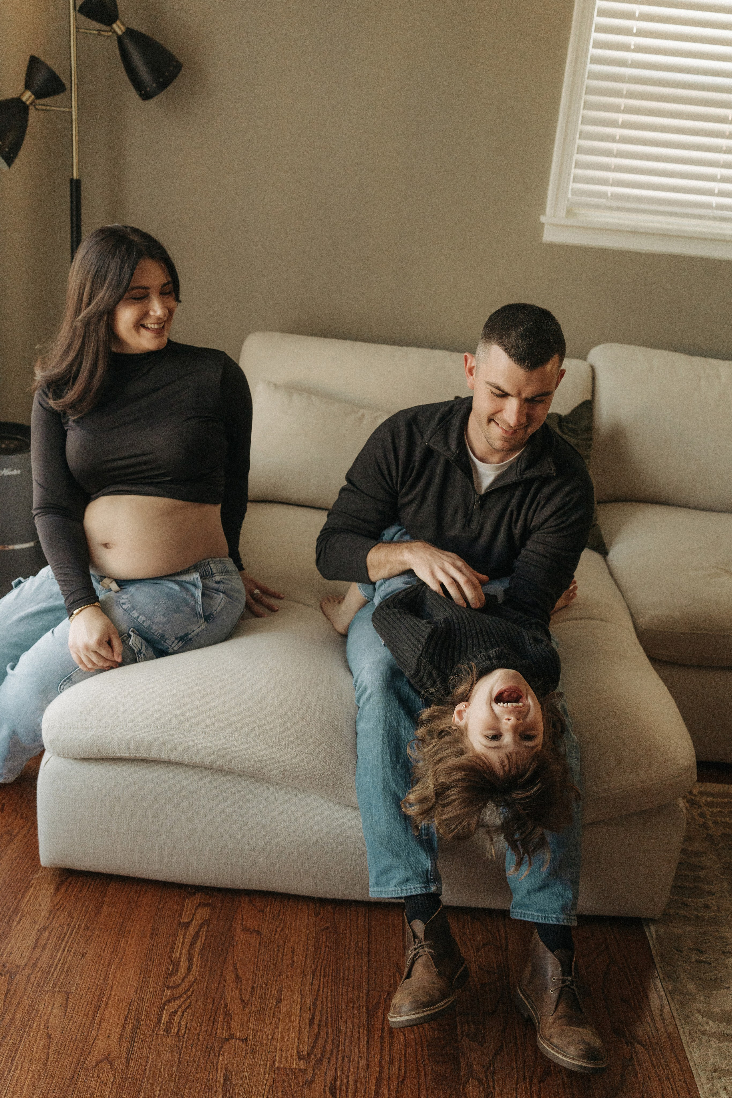 Home Maternity Photography – Relaxed & Candid Pregnancy Moments. Alisa Tant — Family and newborn photographer Bucks County, Montgomery county, Philadelphia, NJ