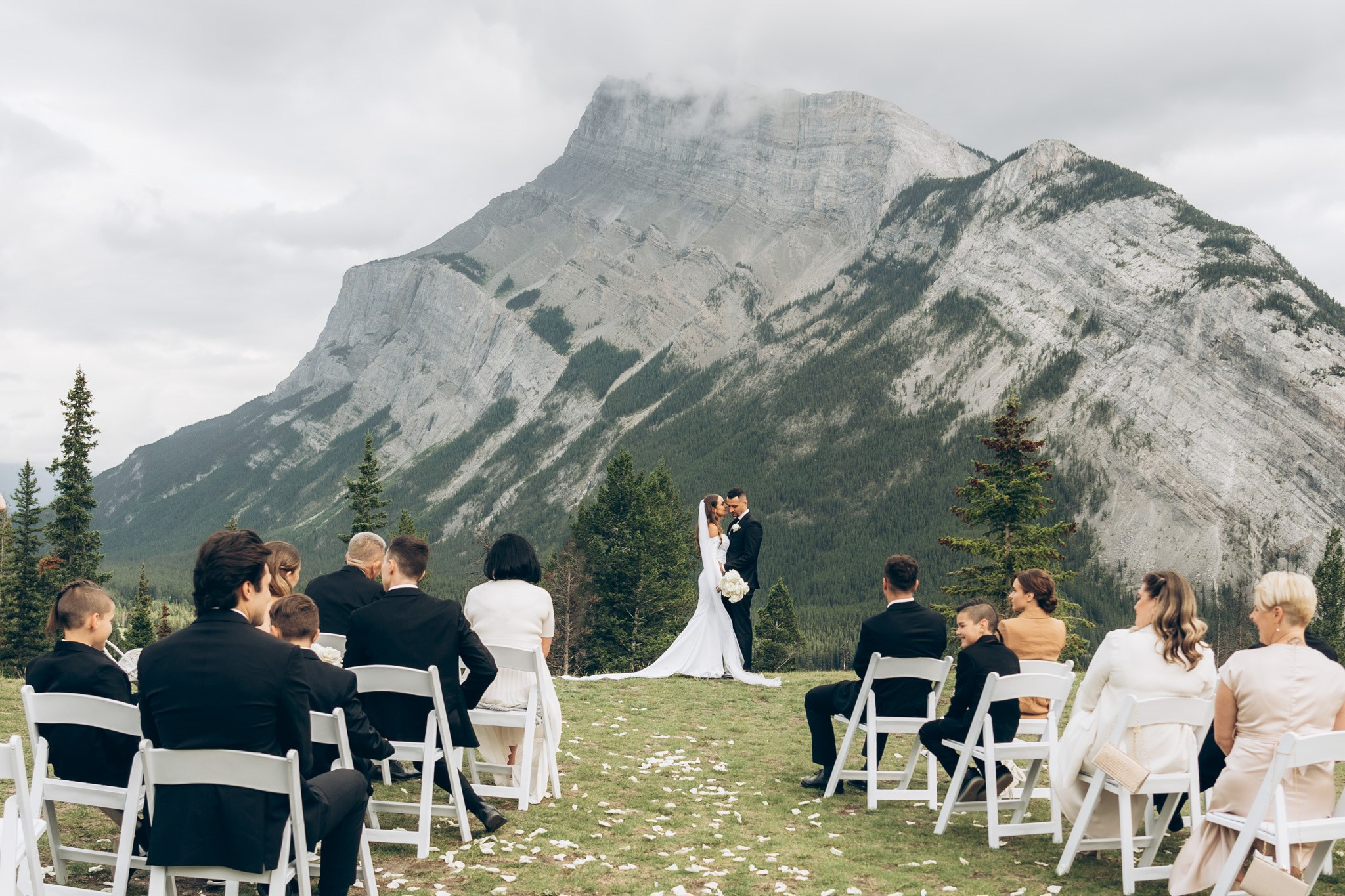 Wedding and family photographer in Calgary Kate Beliaeva