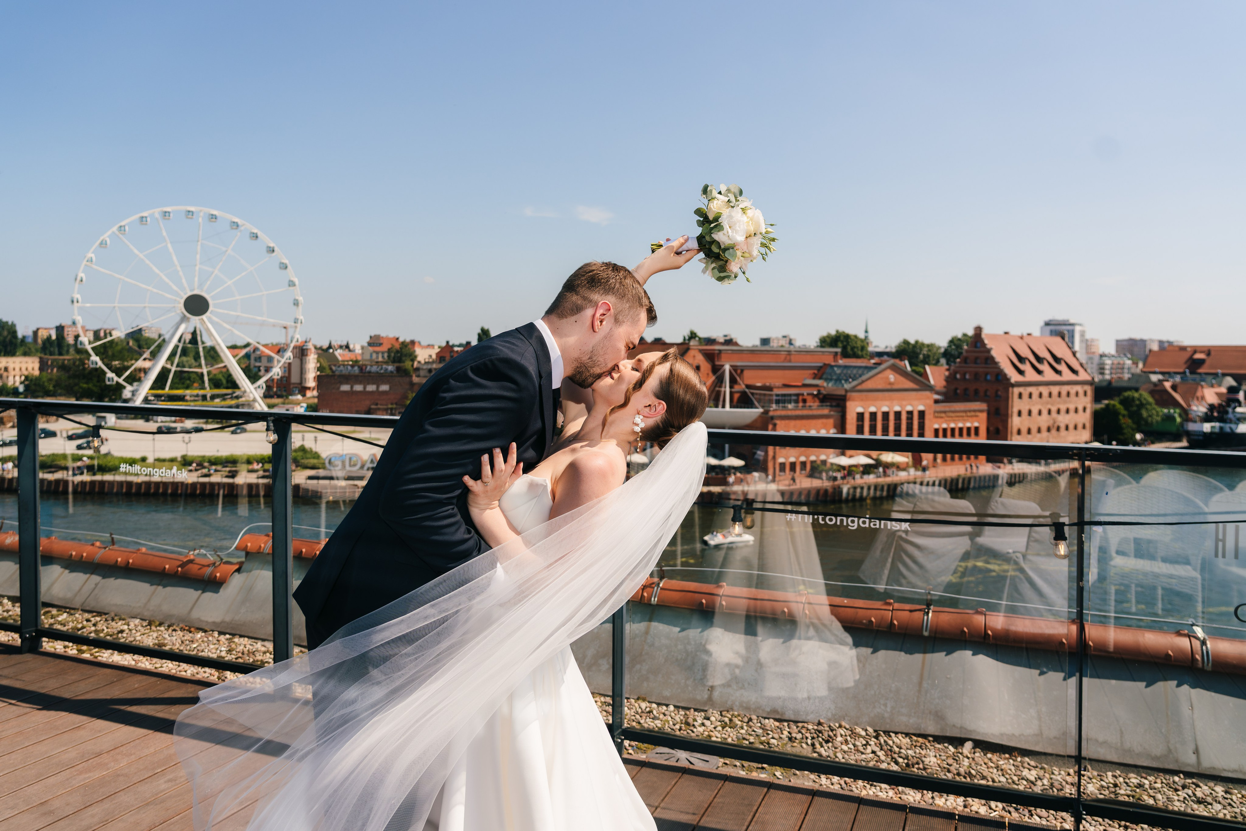 Fotograf ślubny Gdańsk - naturalny reportaż ślubny, sesja narzeczeńska, sesja ślubna, zaręczyny. Zdjęcia pełne dobrych emocji. Fotograf ślubny & lifestyle Gdańsk, Karolina Baczewska