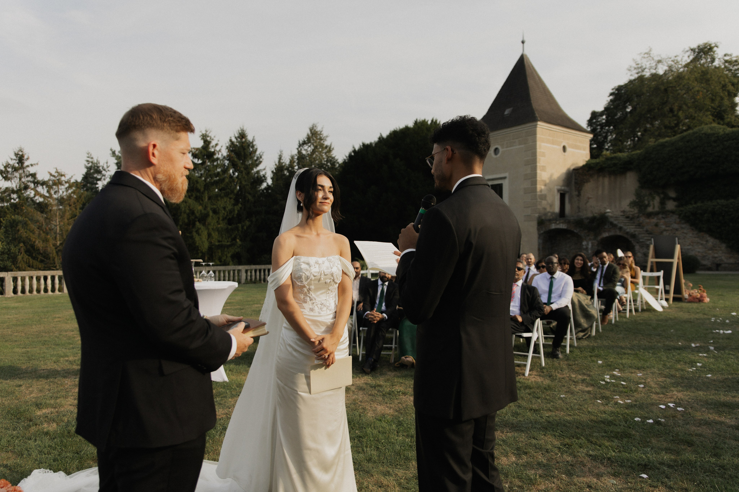 Elegant Castle Wedding in Austria | Alwin & Ruth’s Fairytale Celebration. Wedding photographer and videographer based in Timisoara, Romania