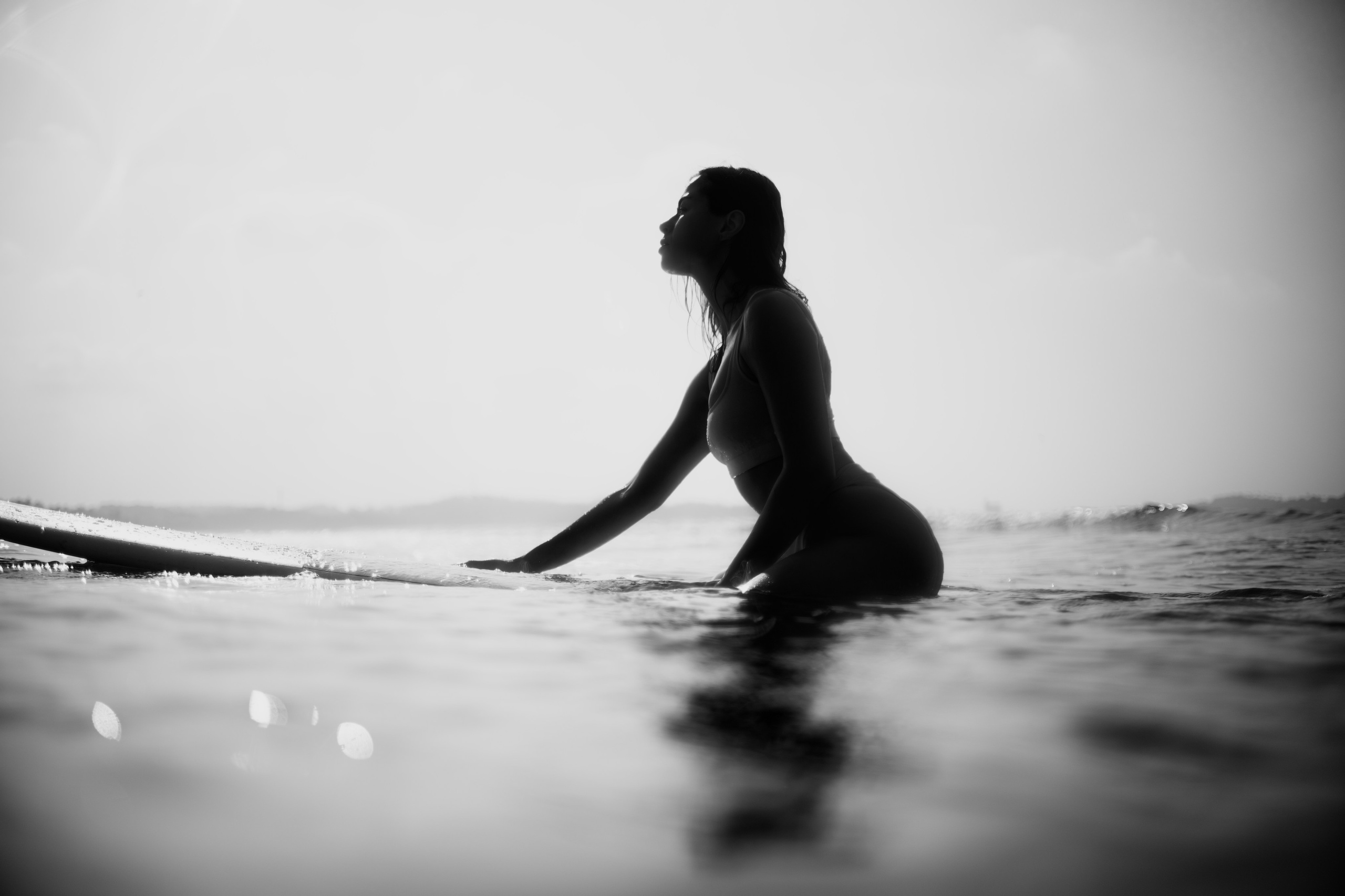 Photoshoot with a surfboard | BW