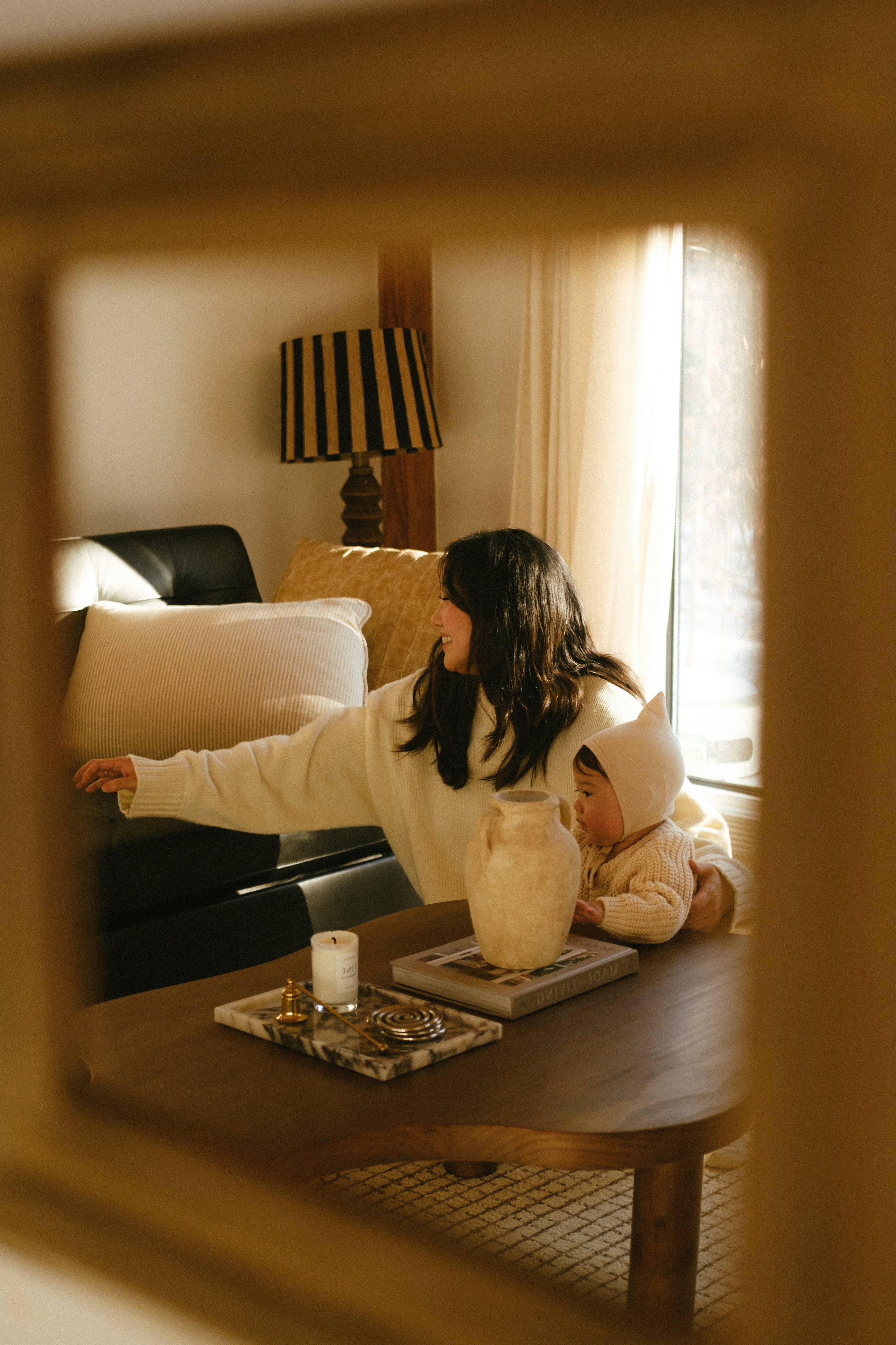 Snowy Family Photo Session at a Cozy Cottage Near Richmond, VA. Family Photographer Anna Dobrovolskaia | Richmond, VA