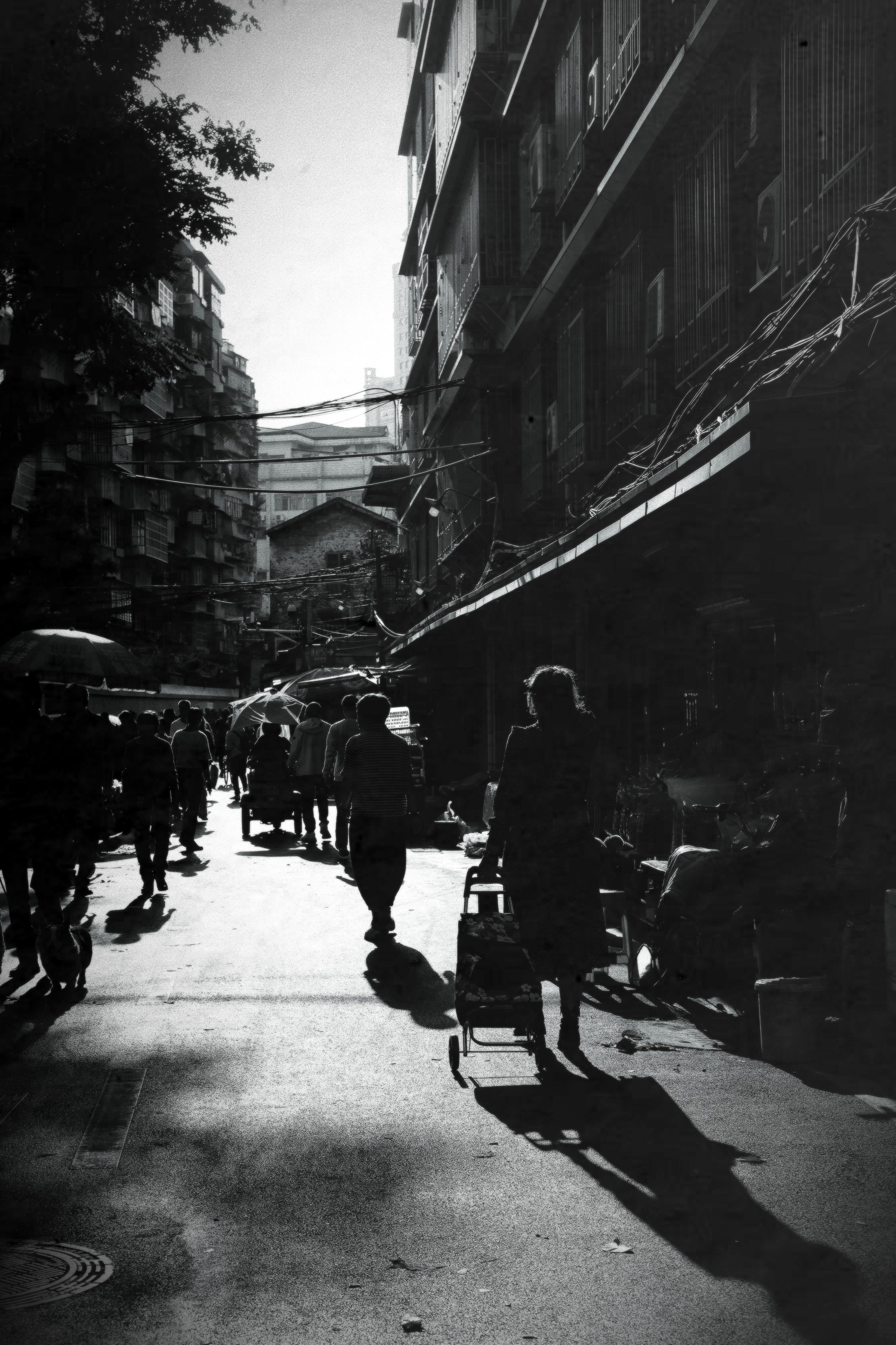 Street Black & White Photography | China in Black & White photographs. 中国街头摄影 | The Streets of China Through My Eyes | 深圳