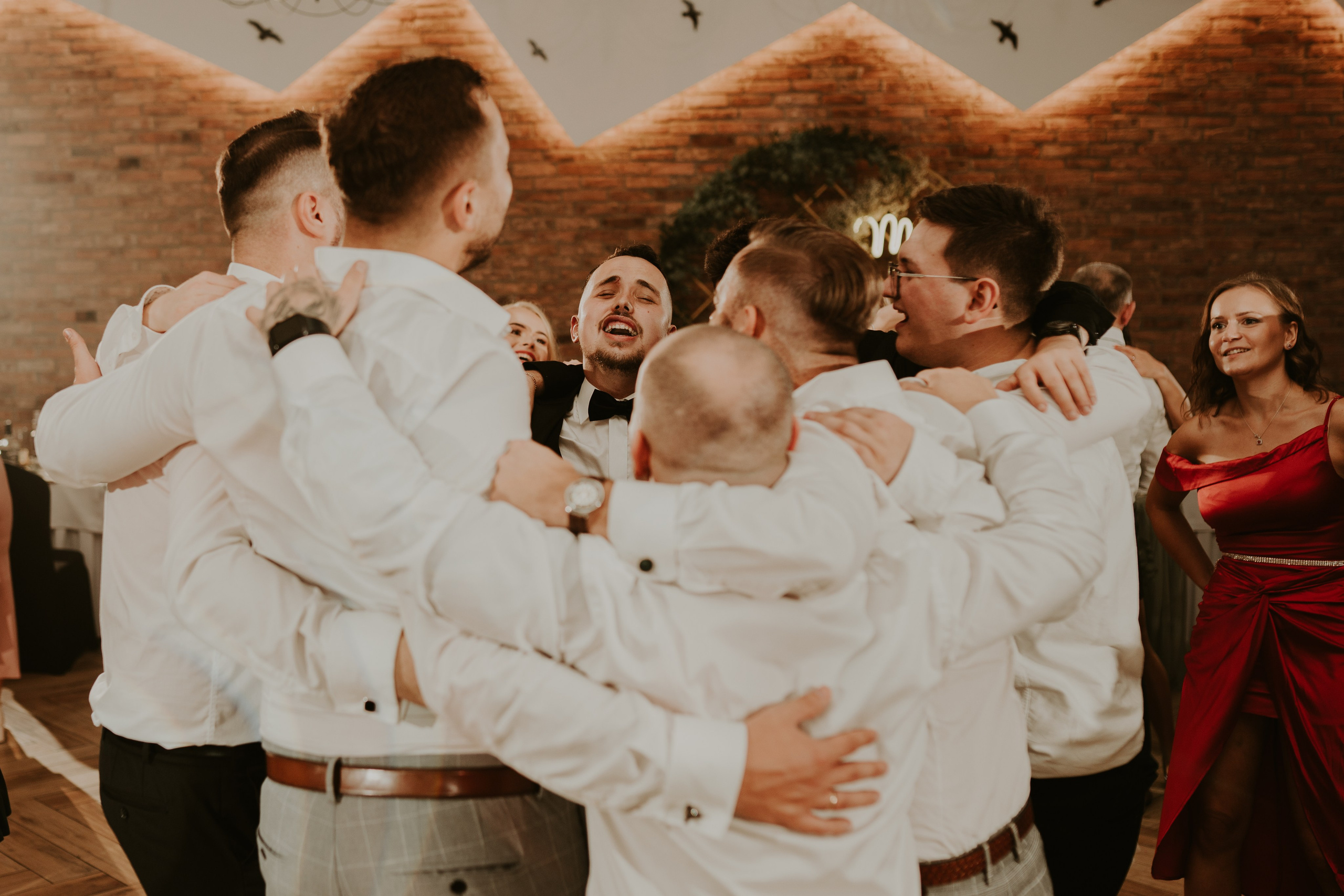 Trzy Drzewa: wspaniała uroczystość Wiktorii i Kamila. Karkowskafoto - fotografia miłości