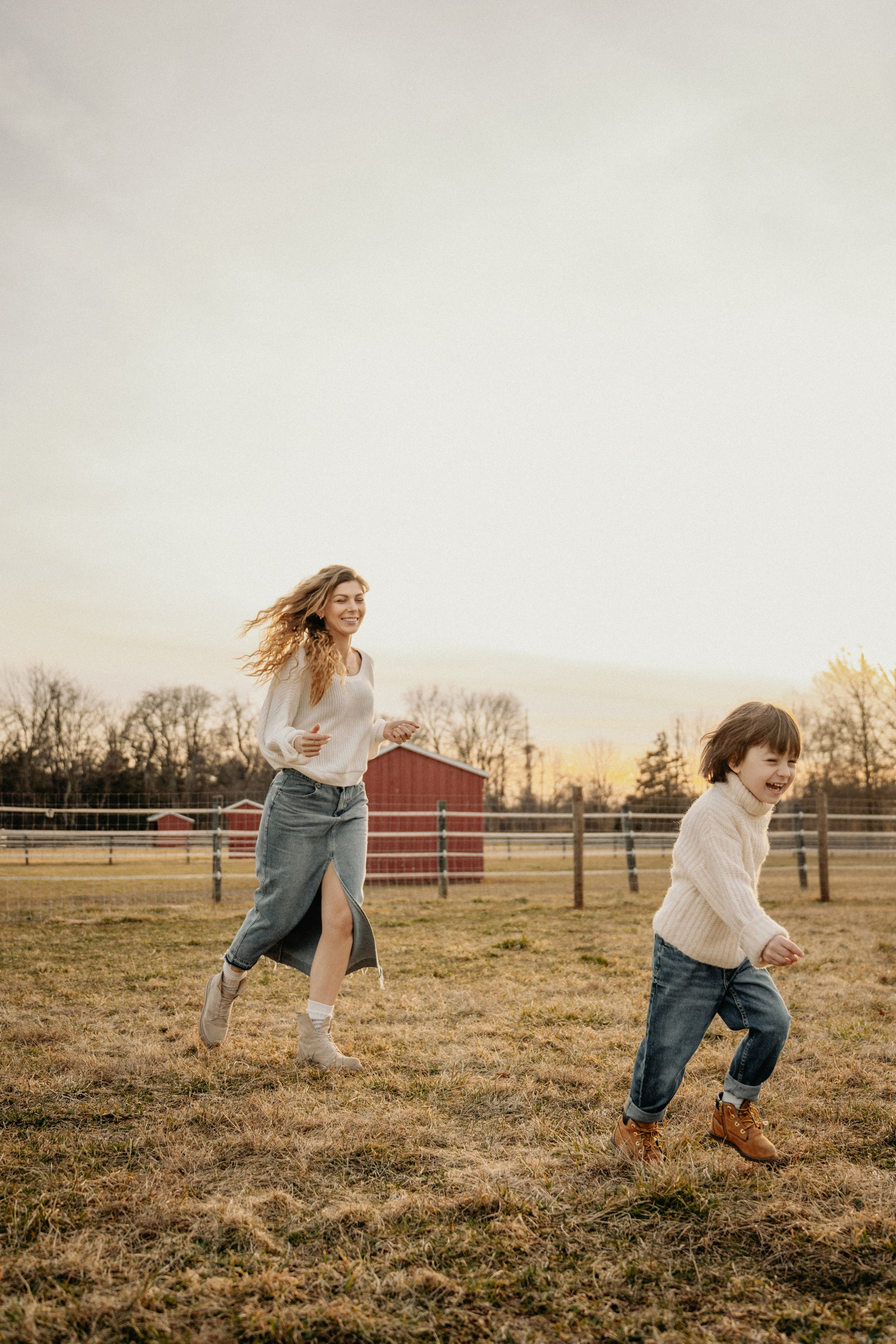 Unique Family Photography at an Alpaca Farm – Fun & Playful. Alisa Tant — Family and newborn photographer Bucks County, Montgomery county, Philadelphia, NJ