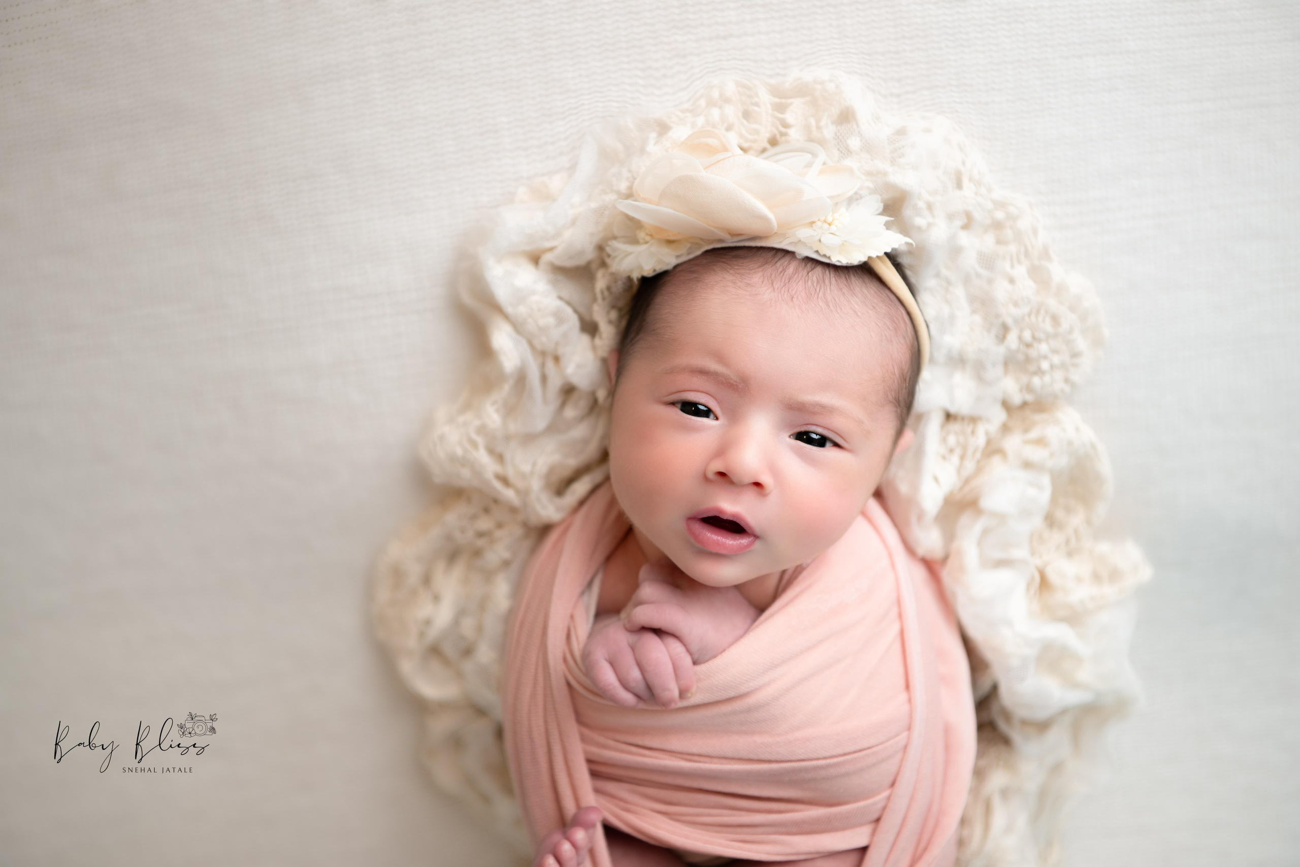 Best newborn photographer in Doha, Qatar. Best infant photoshoot in Doha, Qatar. Newborn photo session in Doha Qatar, baby, sitter, cake smash, pre-birthday, maternity, family photographer in Doha, Qatar