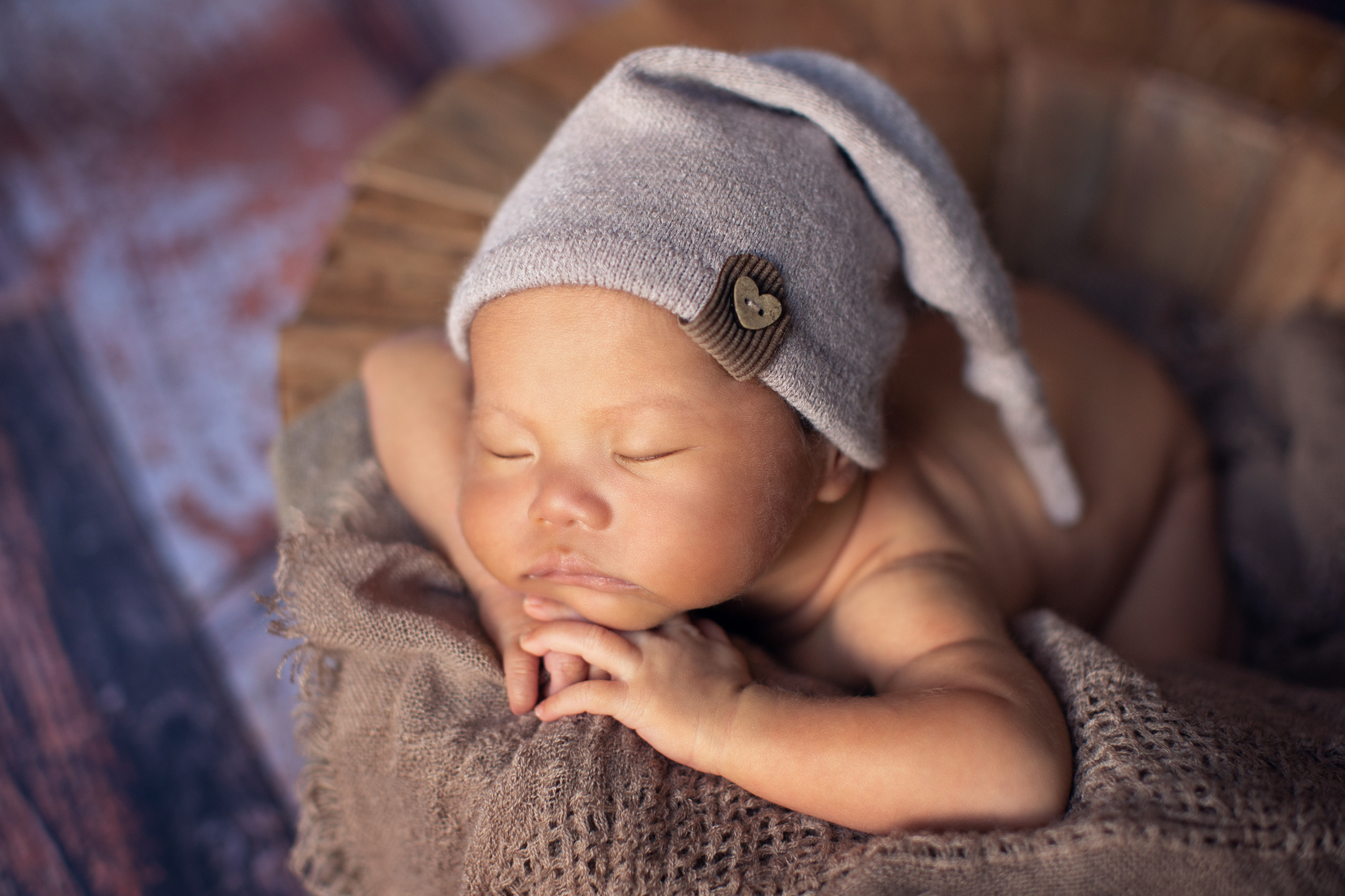 Newborn and Baby photos portfolio by Hills District Sydney photographer in Kellyville