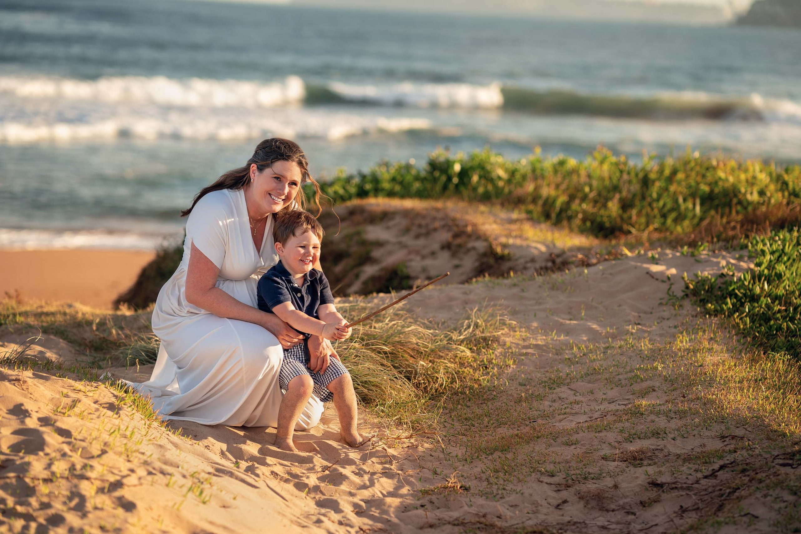 Sydney Maternity photographer Northern beaches, Long Reef. Family and Maternity Photography in Sydney, Hills District
