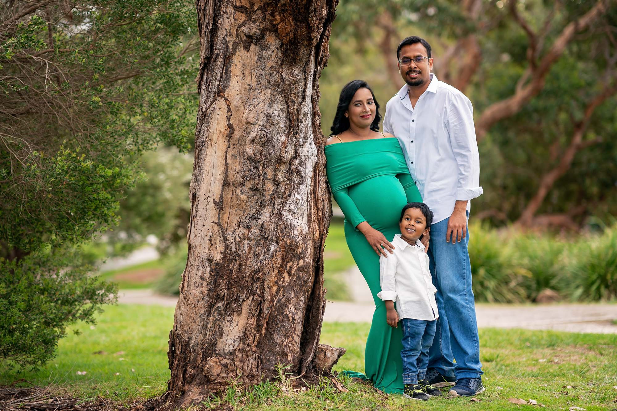 MATERNITY PHOTOGRAPHY SHOOT ON BALMORAL BEACH, Sydney