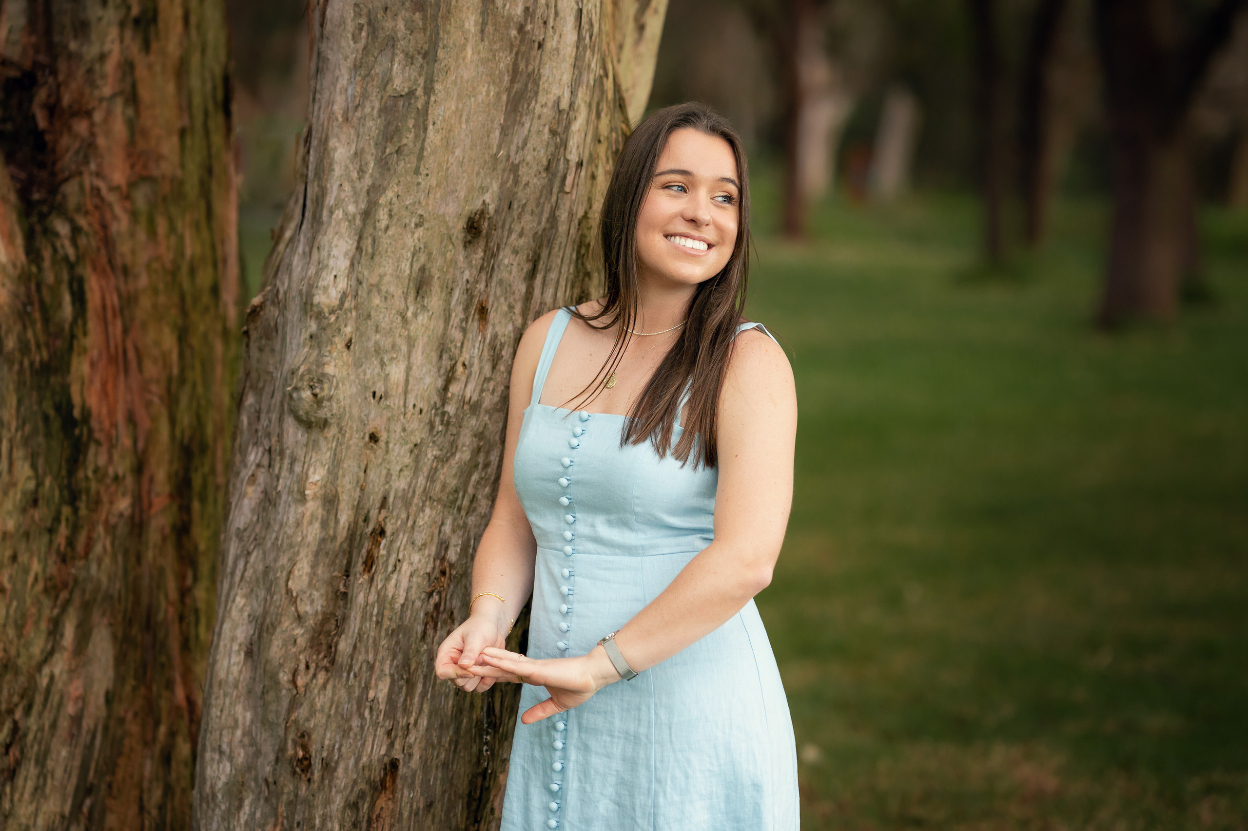 Extended large family photoshoot photography in Sydney, park - with adult kids