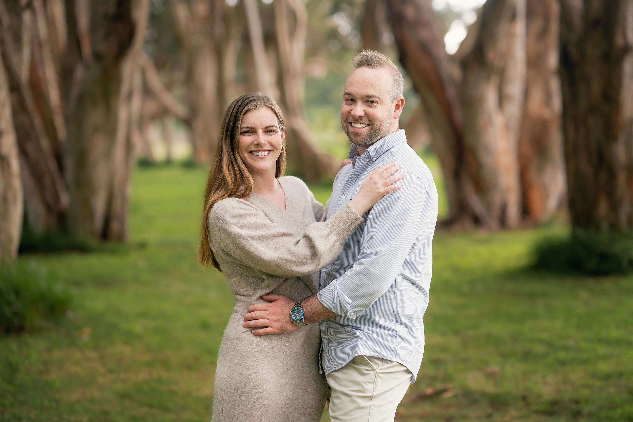 Extended large family photoshoot photography in Sydney, park - with adult kids