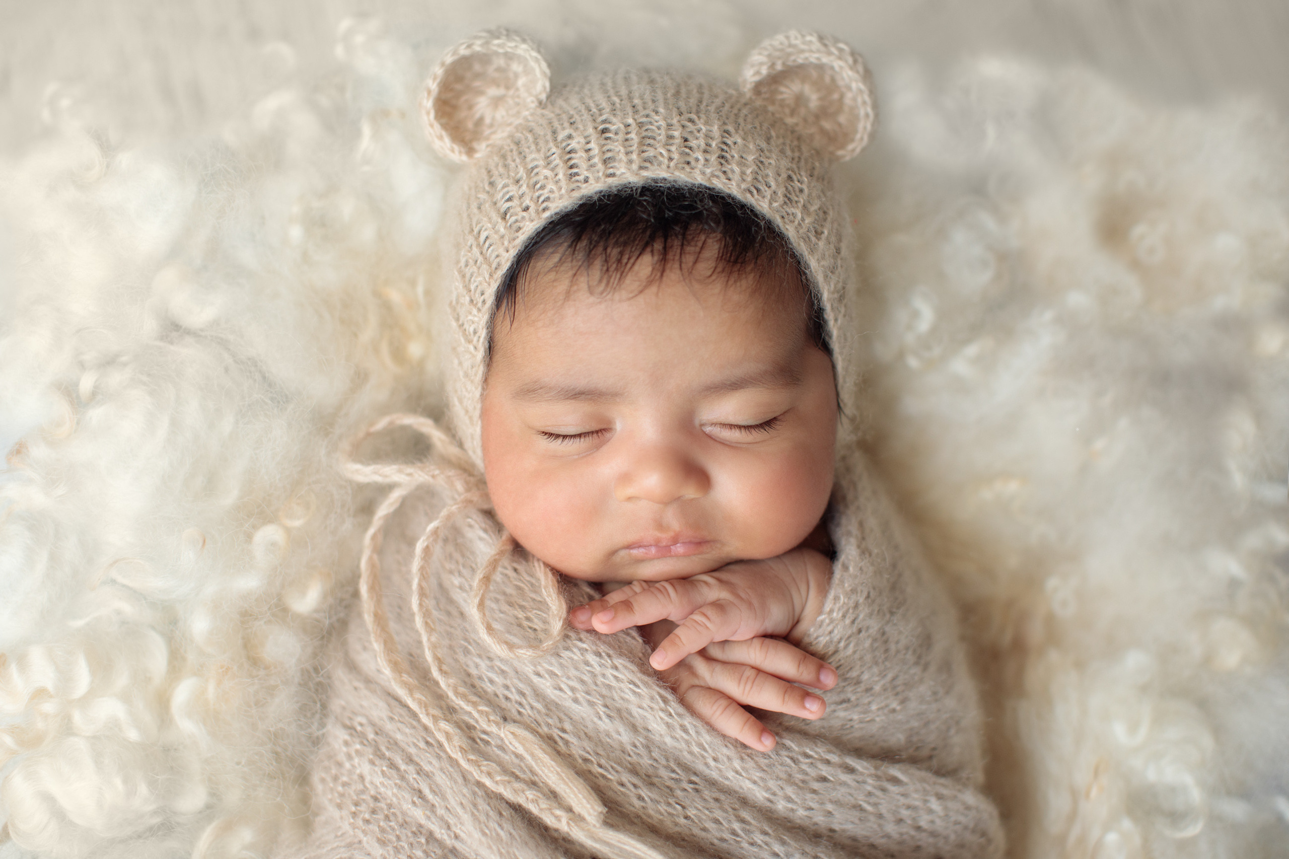 Newborn and Baby photos portfolio by Hills District Sydney photographer in Kellyville