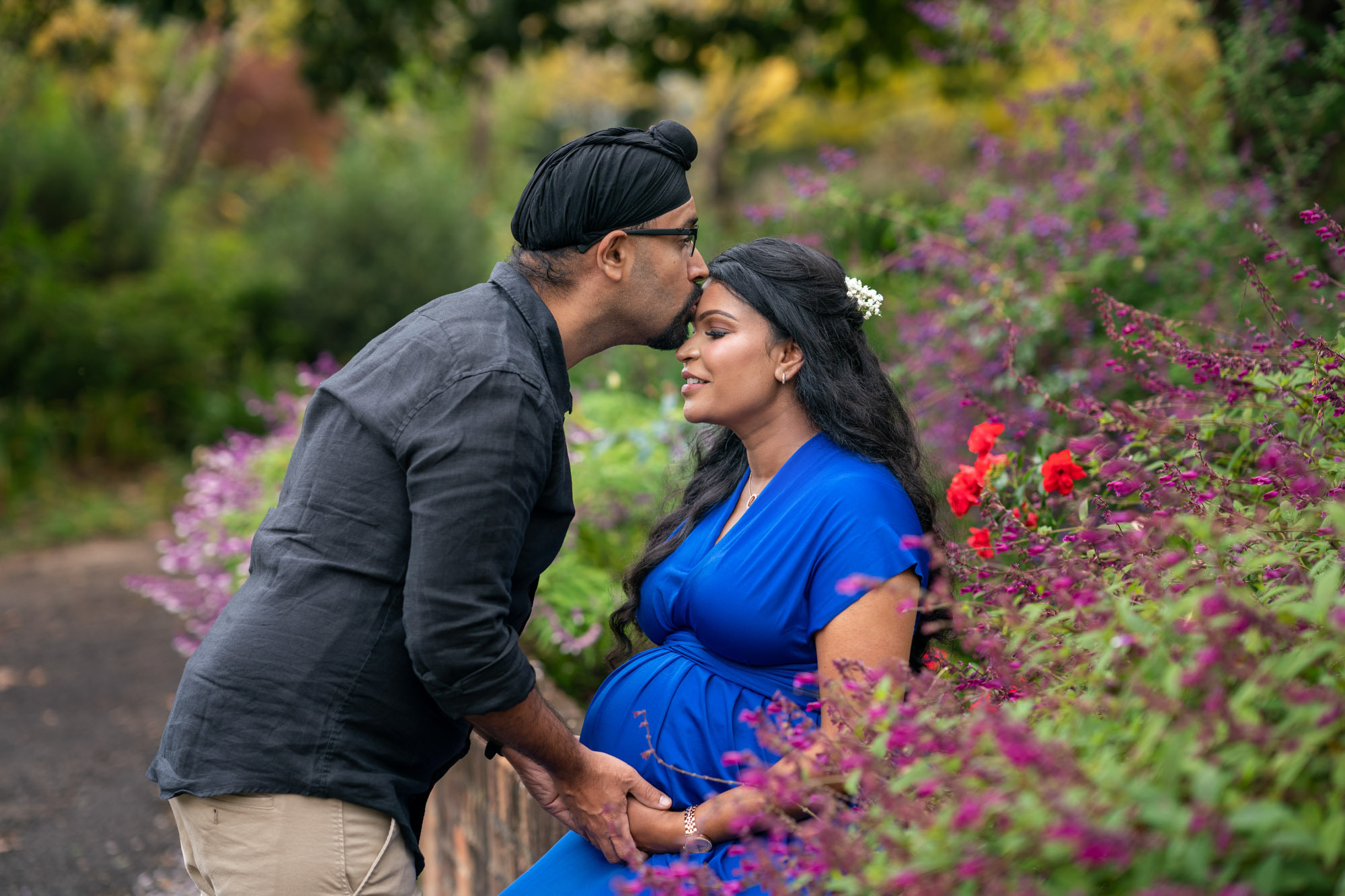 Pregnancy photography in Sydney's park
