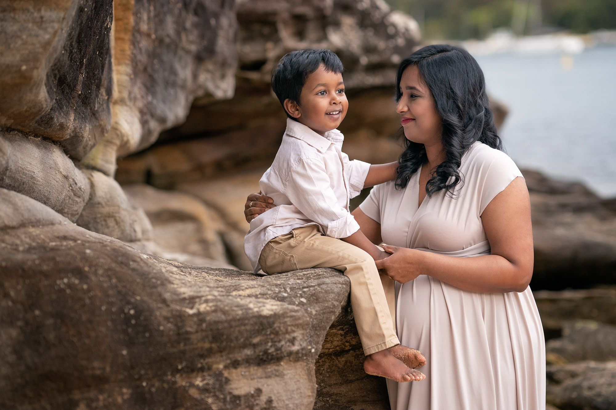 MATERNITY PHOTOGRAPHY SHOOT ON BALMORAL BEACH, Sydney