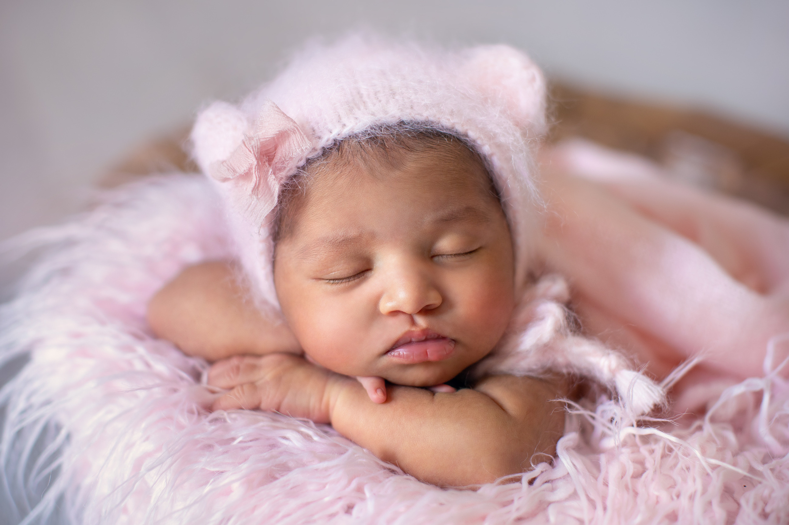 Newborn and Baby photos portfolio by Hills District Sydney photographer in Kellyville