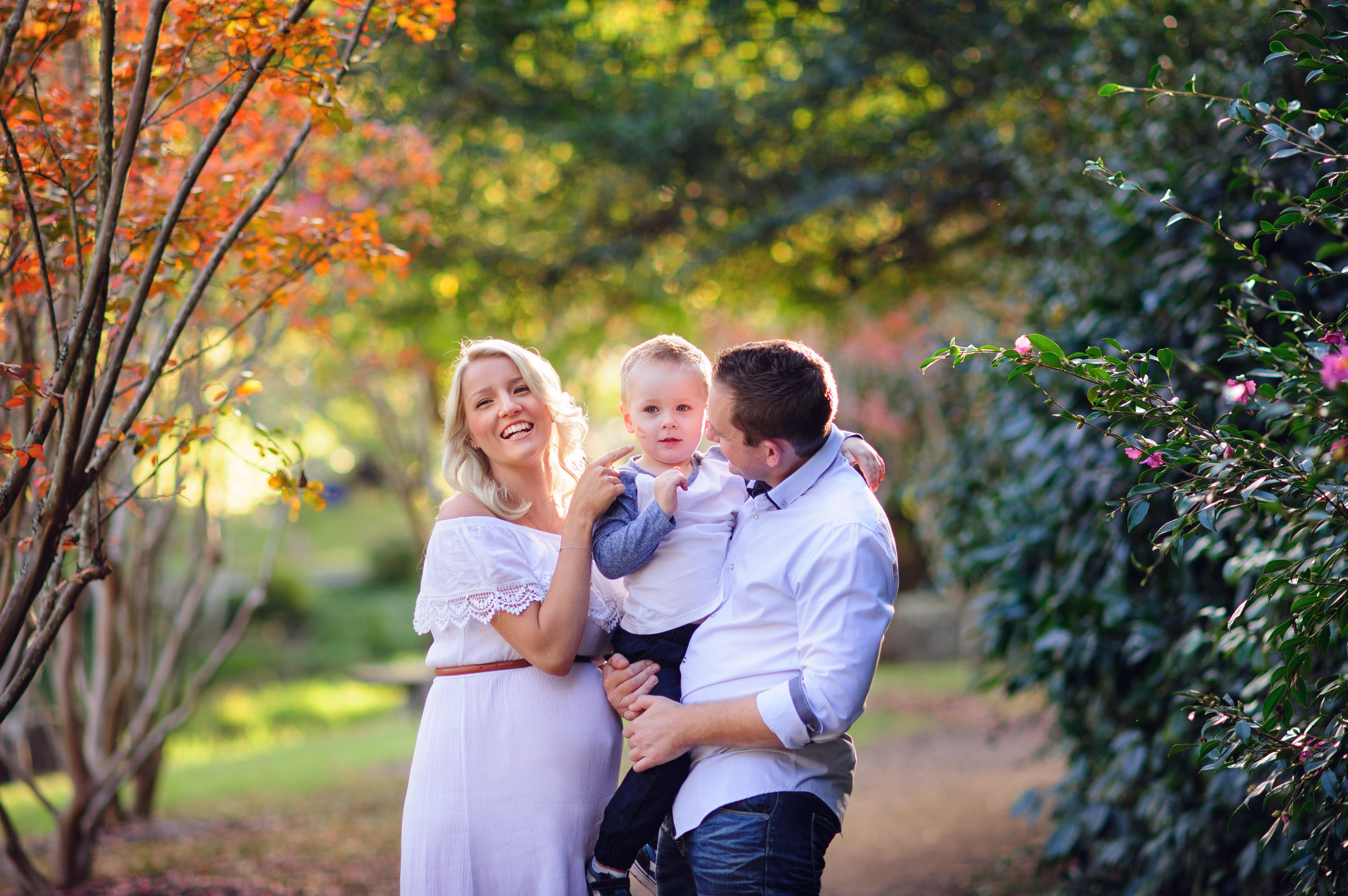 Maternity Photography Sydney, autumn park. Pregnancy Photographer