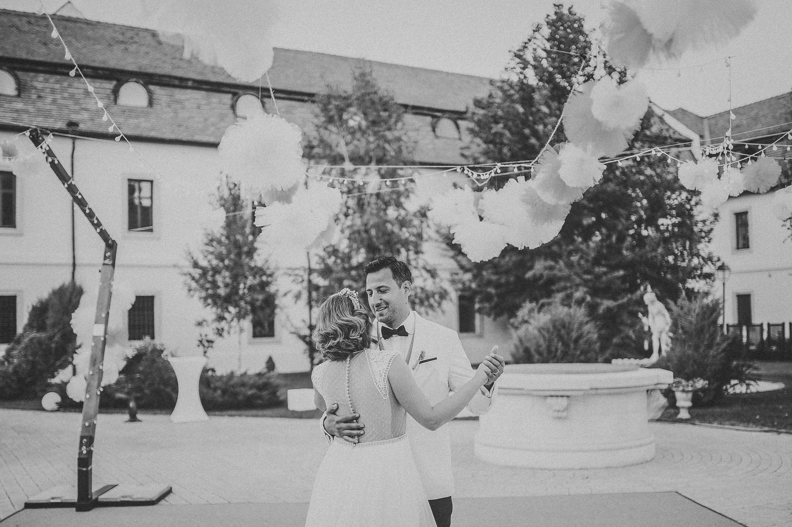 Alina și Ionuț | Fotografii Alb-Negru în Alba Iulia | Alex Vasilie. Alex Vasilie | Fotograf de Nuntă, Botez și Portret | Cluj-Napoca