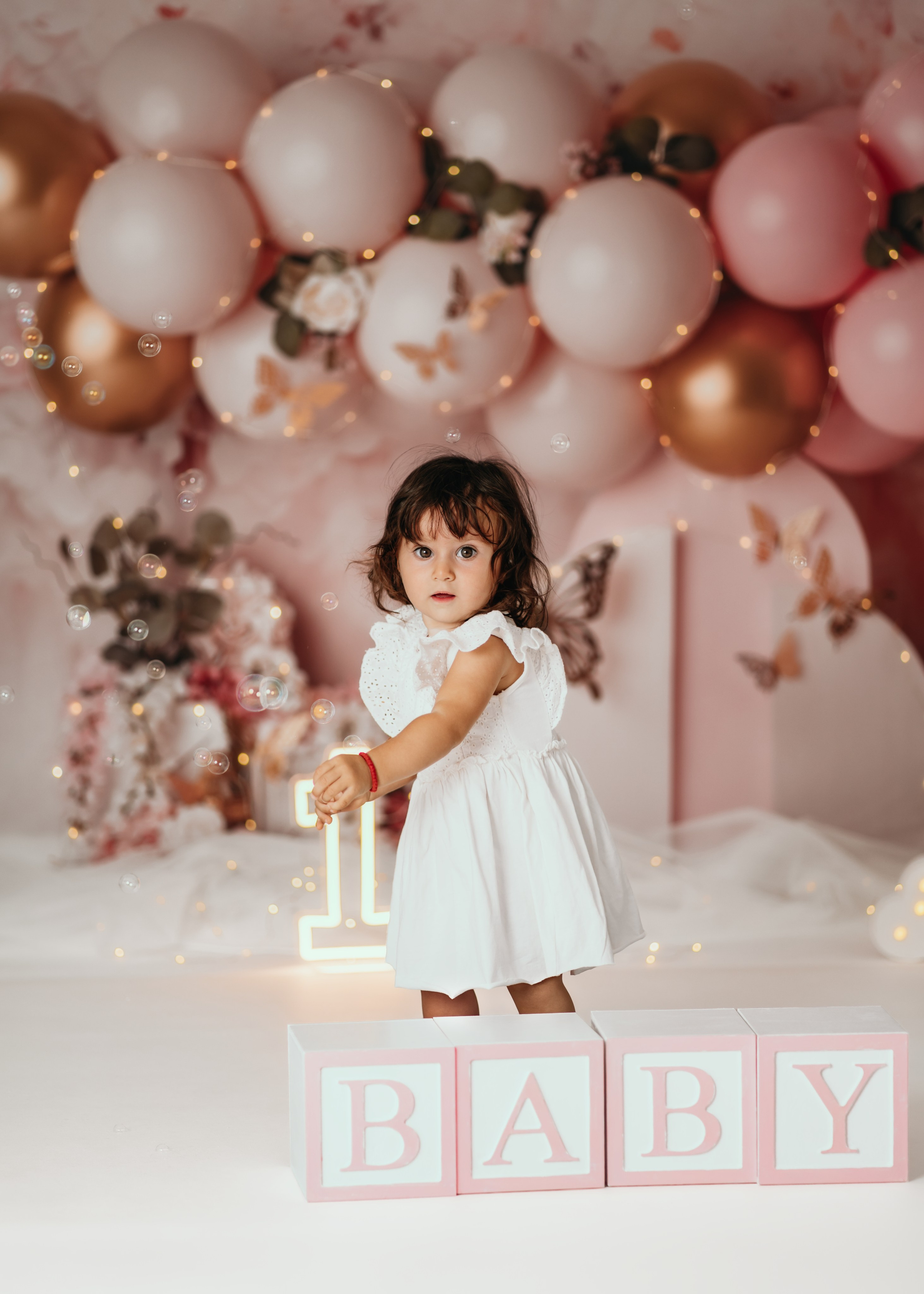 cake smash Beograd fotografisanje sa tortom i baby kockama