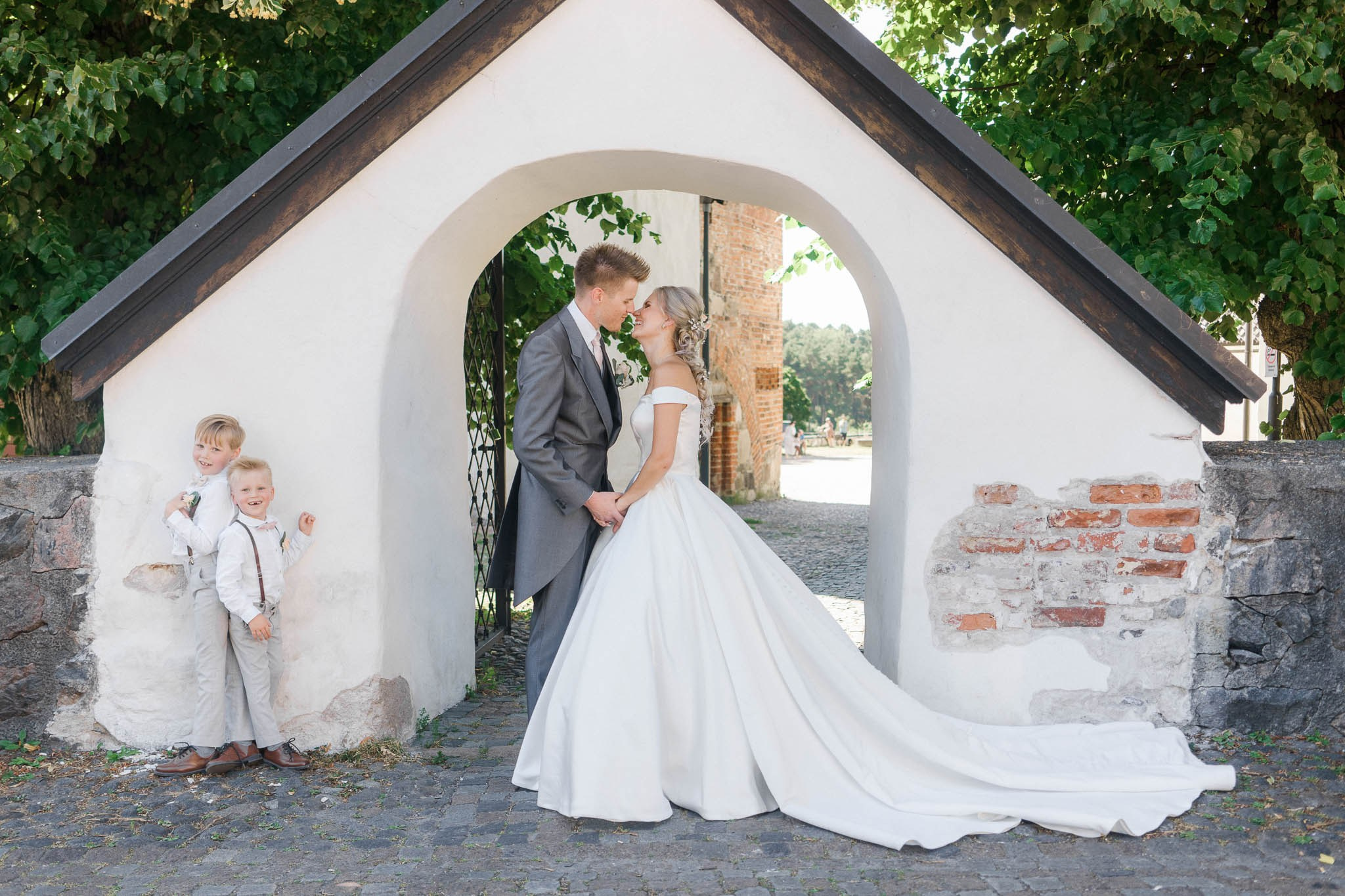 Häävalokuvaaja Helsingissä – Studiohappymoment | Romanttisia hetkiä