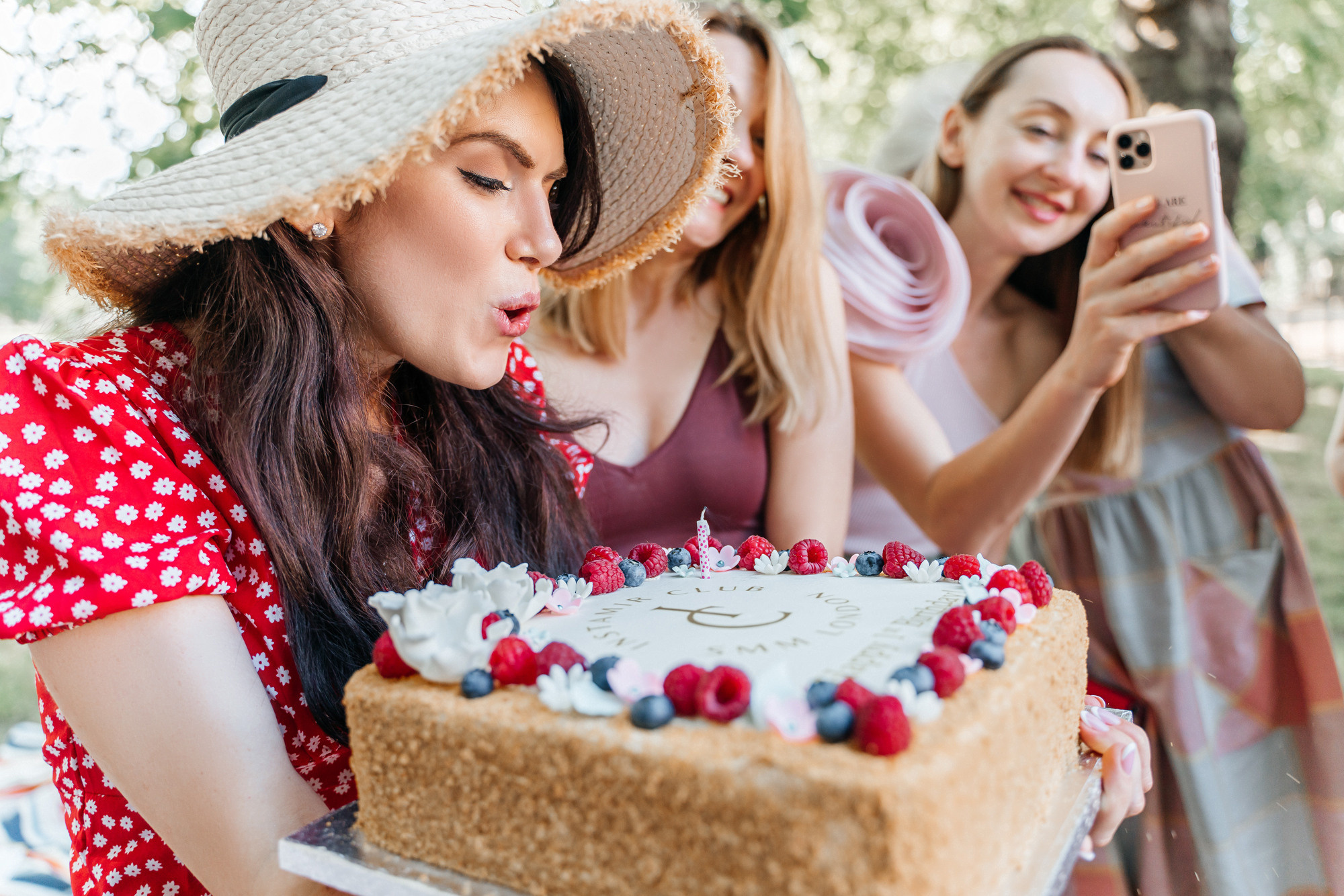 Birthday of the INSTAMIR club in London. Photographer in England Ekaterina Romanova