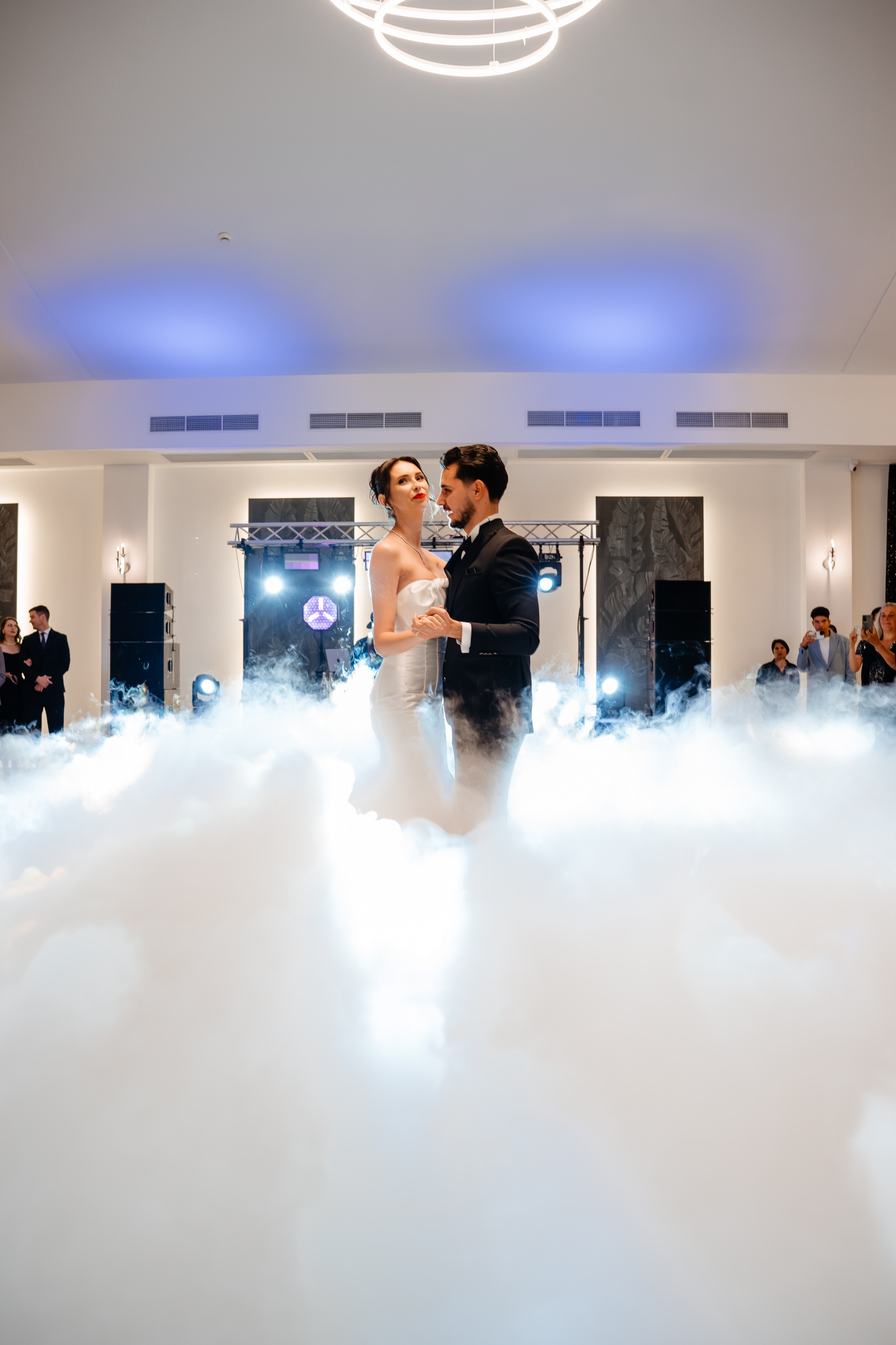 Povestea de nuntă a lui Anca și Dragoș în Bacău | Fotografie de Eveniment. Raw Studio. Fotograful tau de nunta!