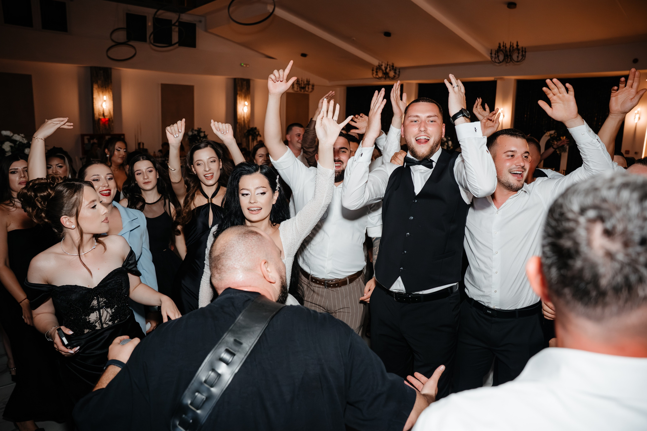 Catalina & Remus. Raw Studio. Fotograful tau de nunta!