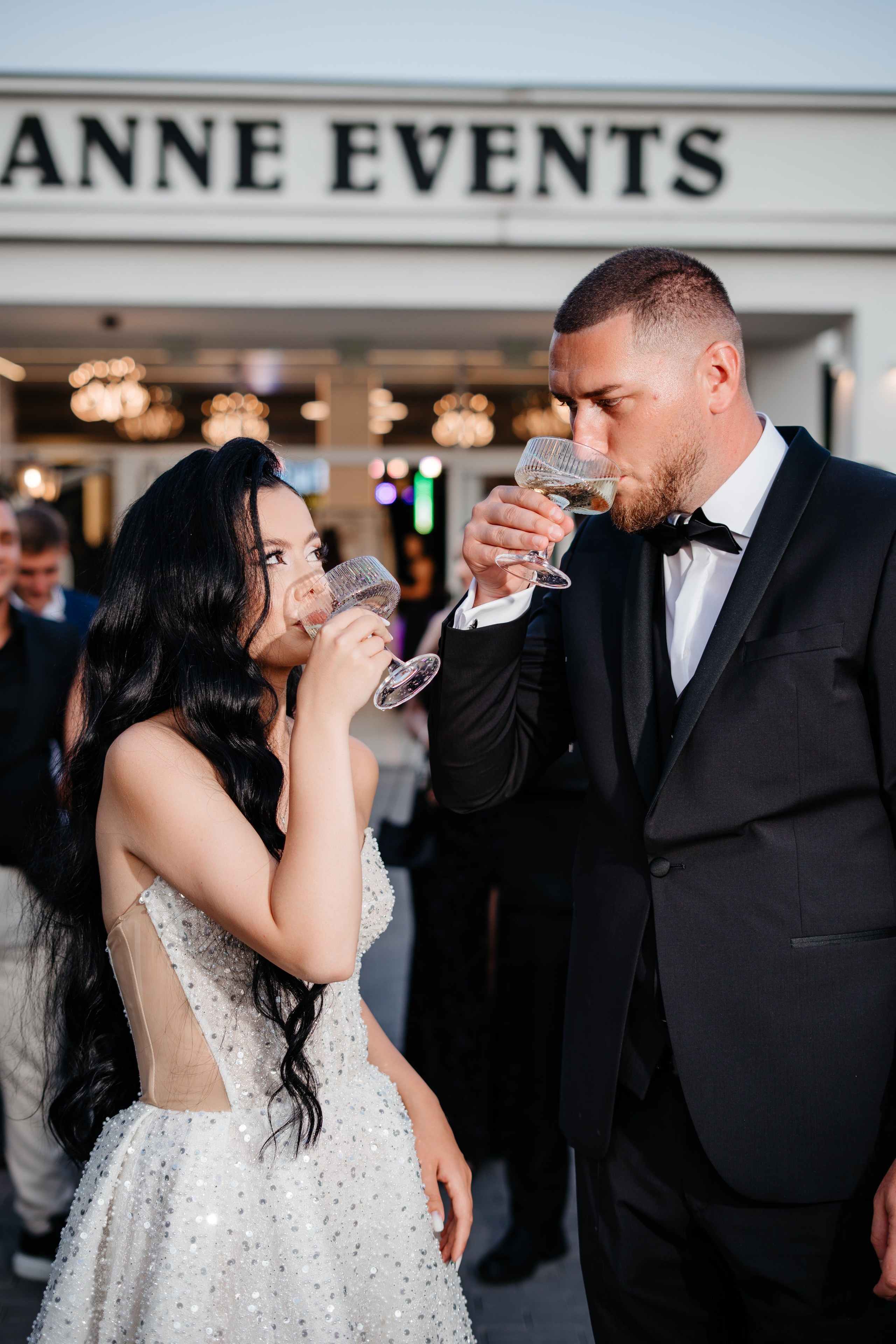 Catalina & Remus. Raw Studio. Fotograful tau de nunta!