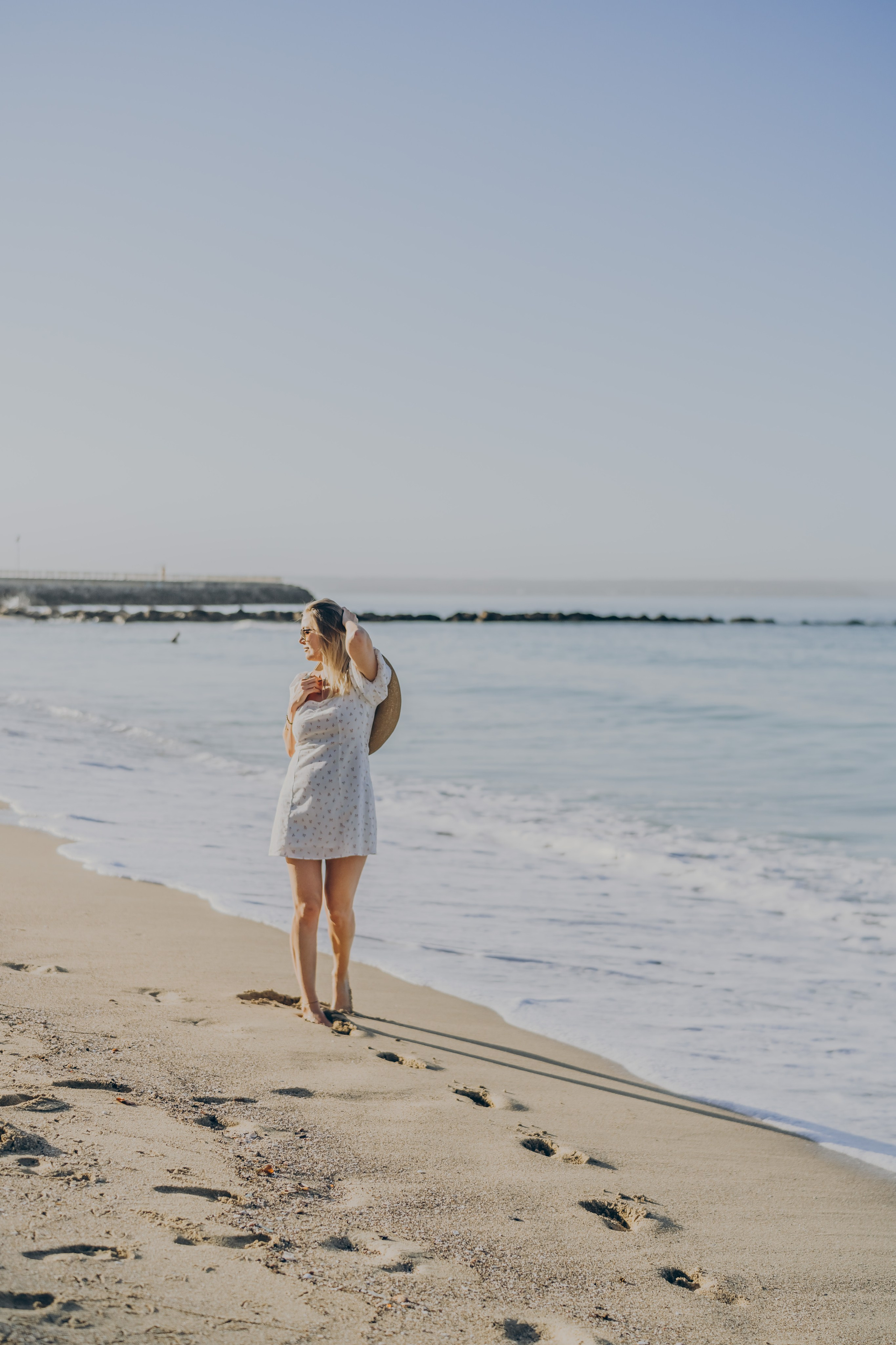 Jul on the beach in the morning. Фотограф у Пальма де Майорка