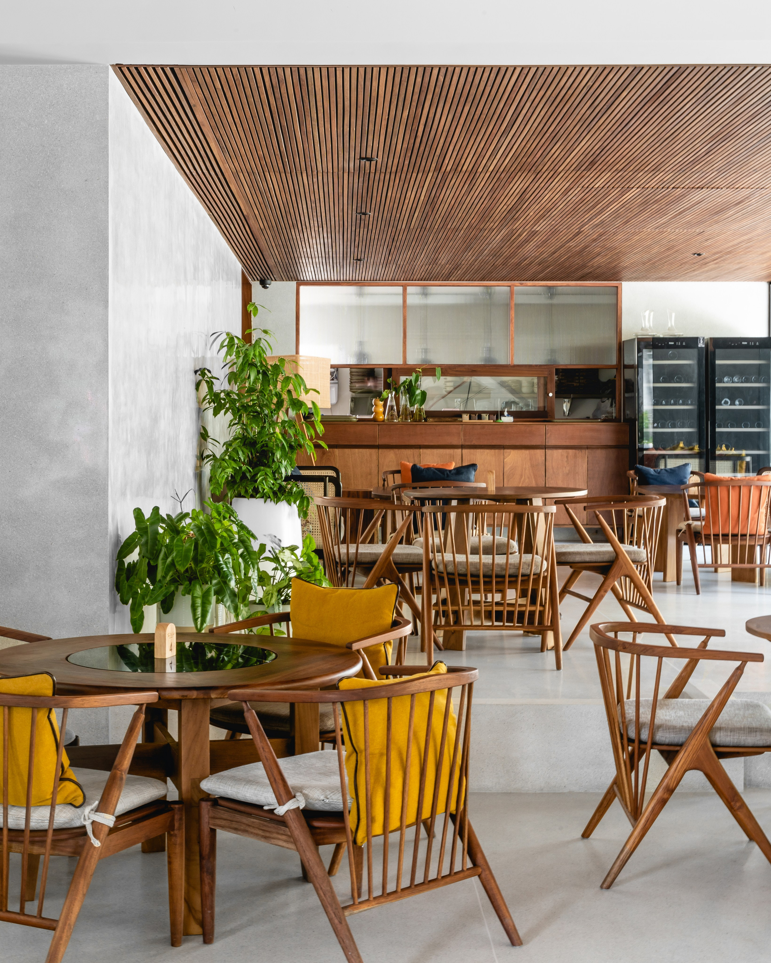 Tree Oclock Restaurant. Interior photographer in Phuket | Perelude Interior