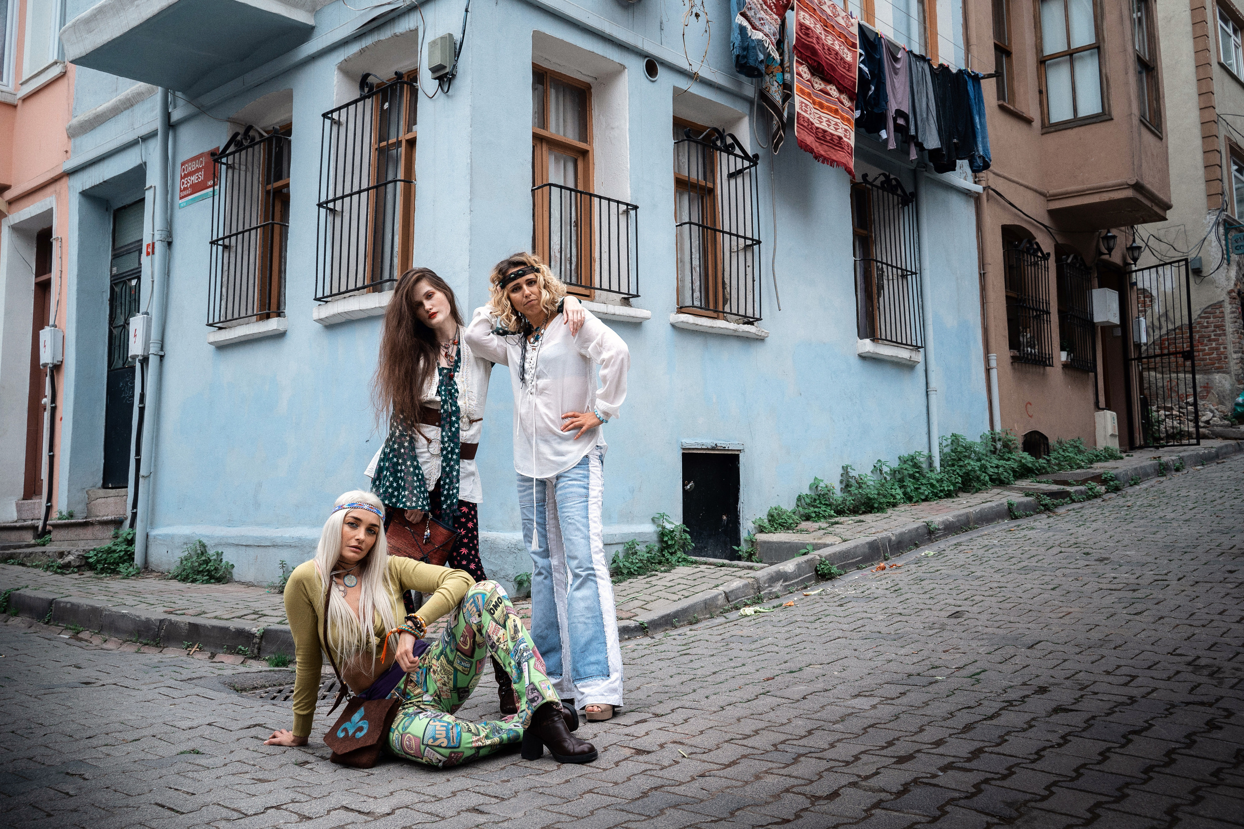 Творческий фотопроект «Тропа хиппи» через Стамбул. Лайфстайл фотограф в Стамбуле Анатолий. Фотосессии на крышах с чайками