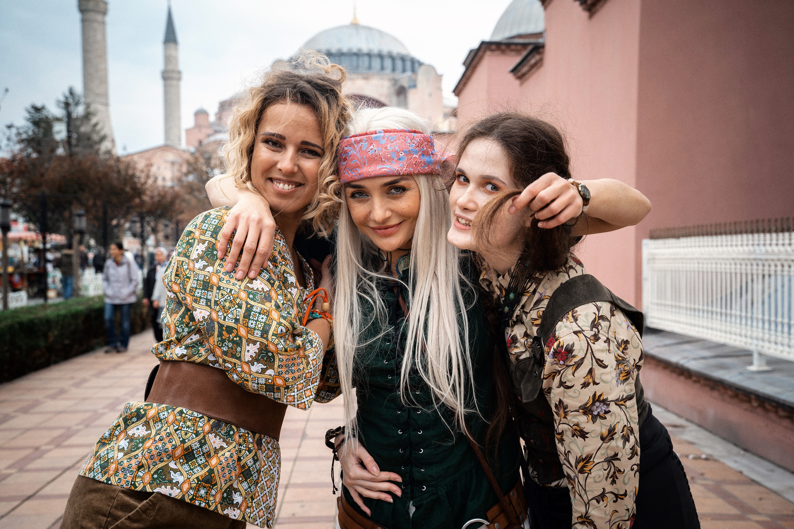 Творческий фотопроект «Тропа хиппи» через Стамбул. Лайфстайл фотограф в Стамбуле Анатолий. Фотосессии на крышах с чайками