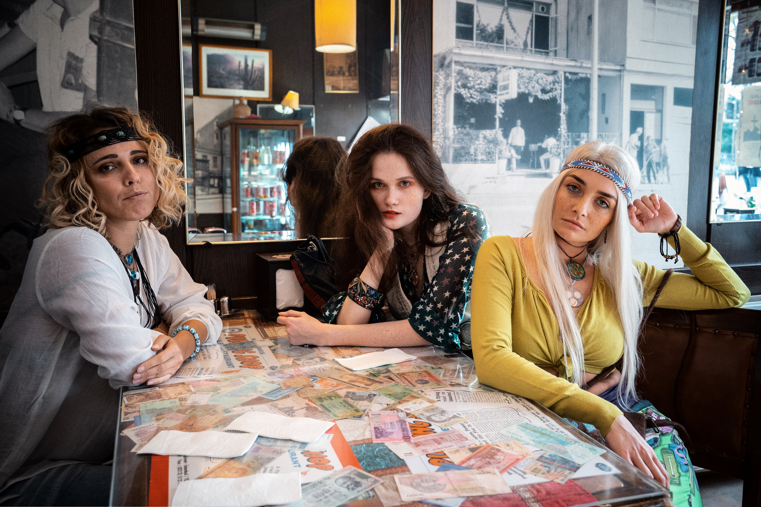 Творческий фотопроект «Тропа хиппи» через Стамбул. Лайфстайл фотограф в Стамбуле Анатолий. Фотосессии на крышах с чайками