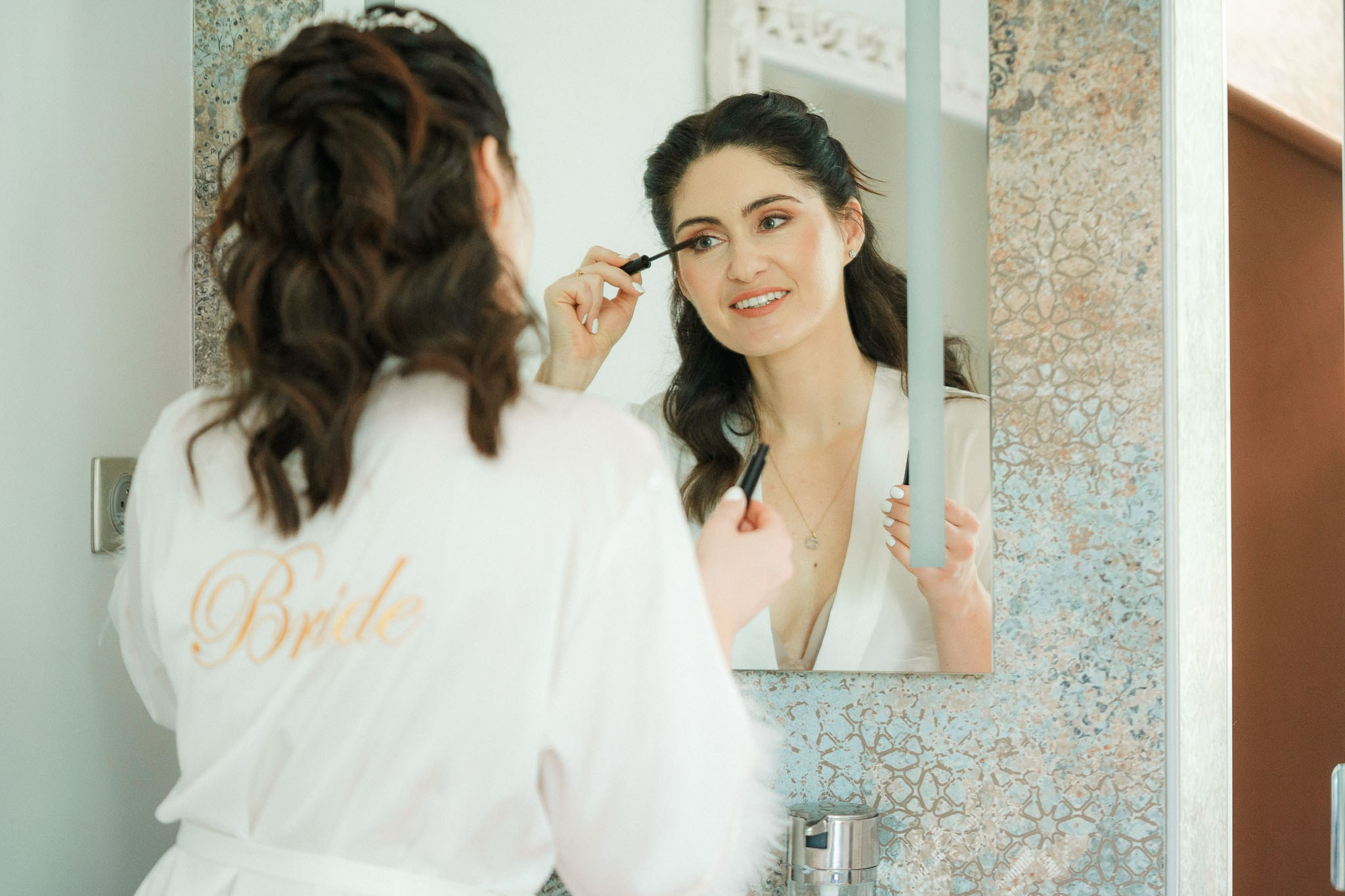 Häävalokuvaaja Helsingissä – Studiohappymoment | Romanttisia hetkiä