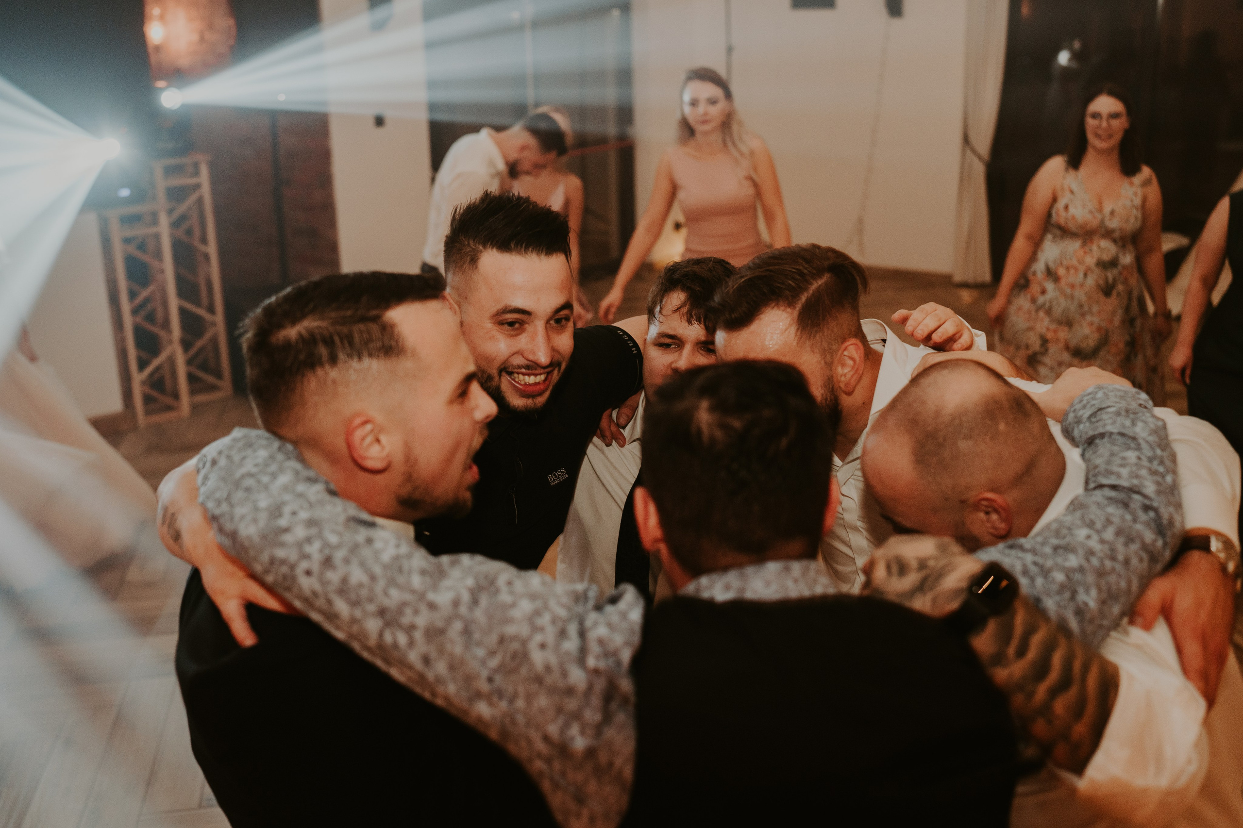 Trzy Drzewa: wspaniała uroczystość Wiktorii i Kamila. Karkowskafoto - fotografia miłości