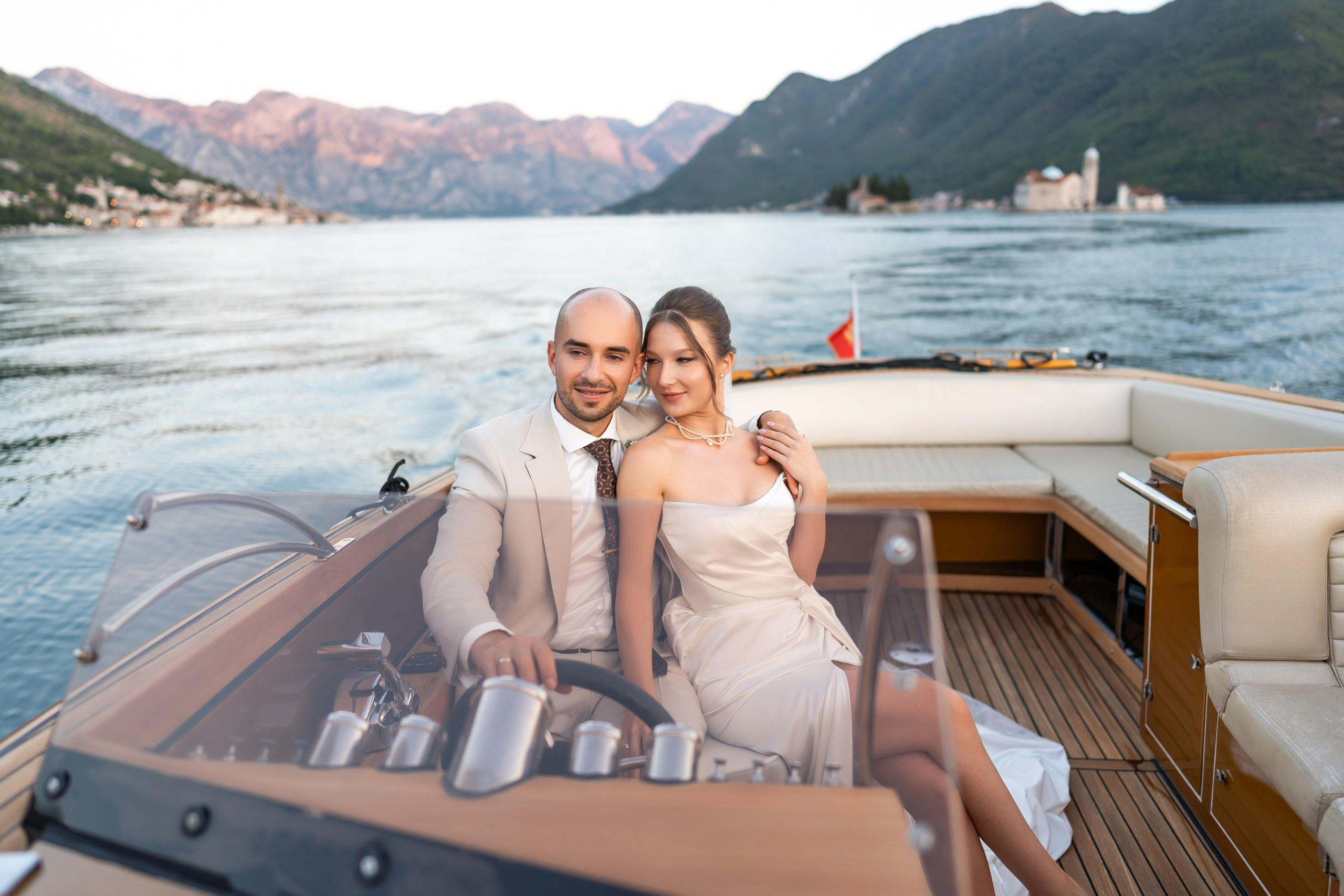 Bryllup i Perast: steder, seremoni, sesong og gode råd