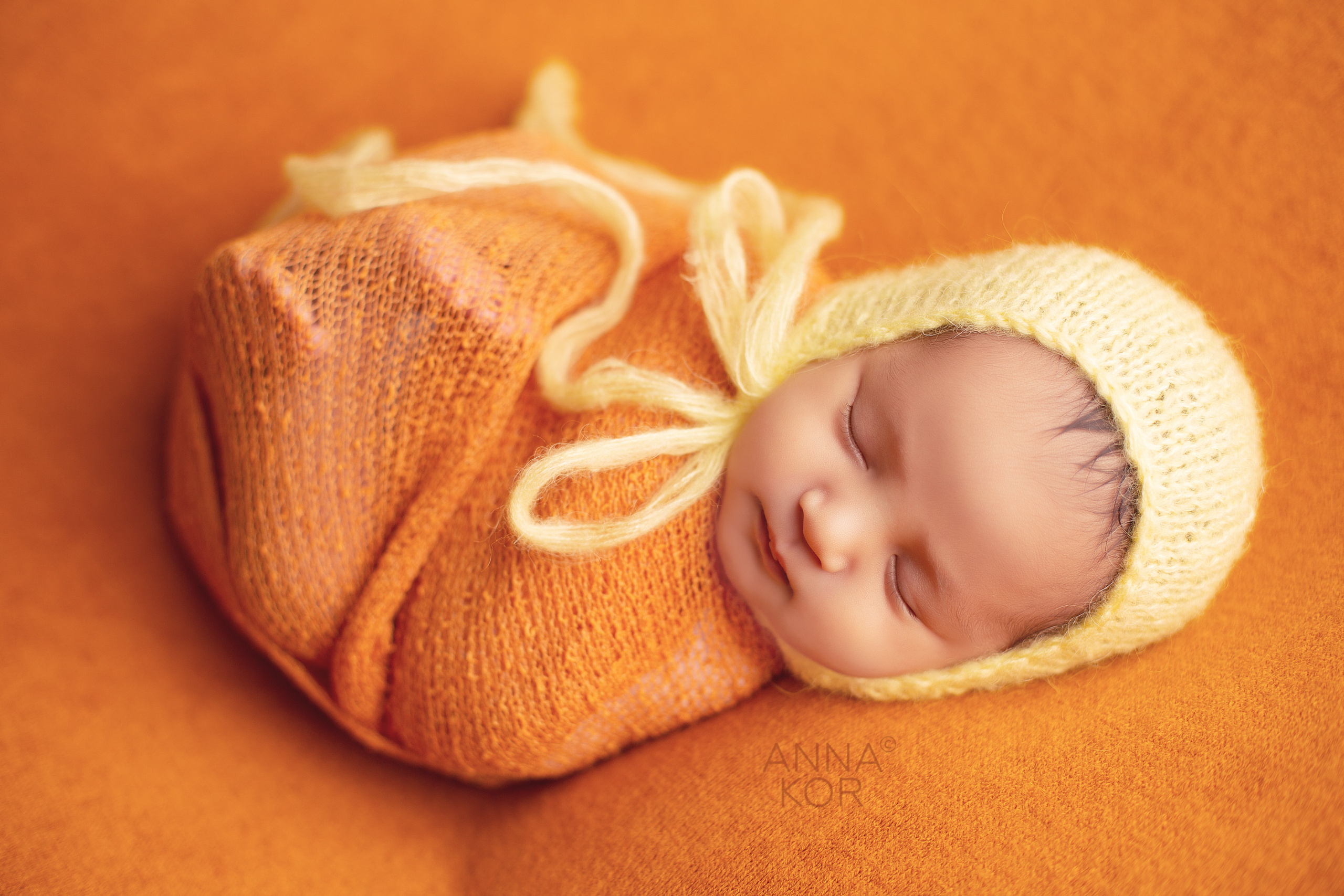 ANNA KOR Newborn Photographer in the UAE