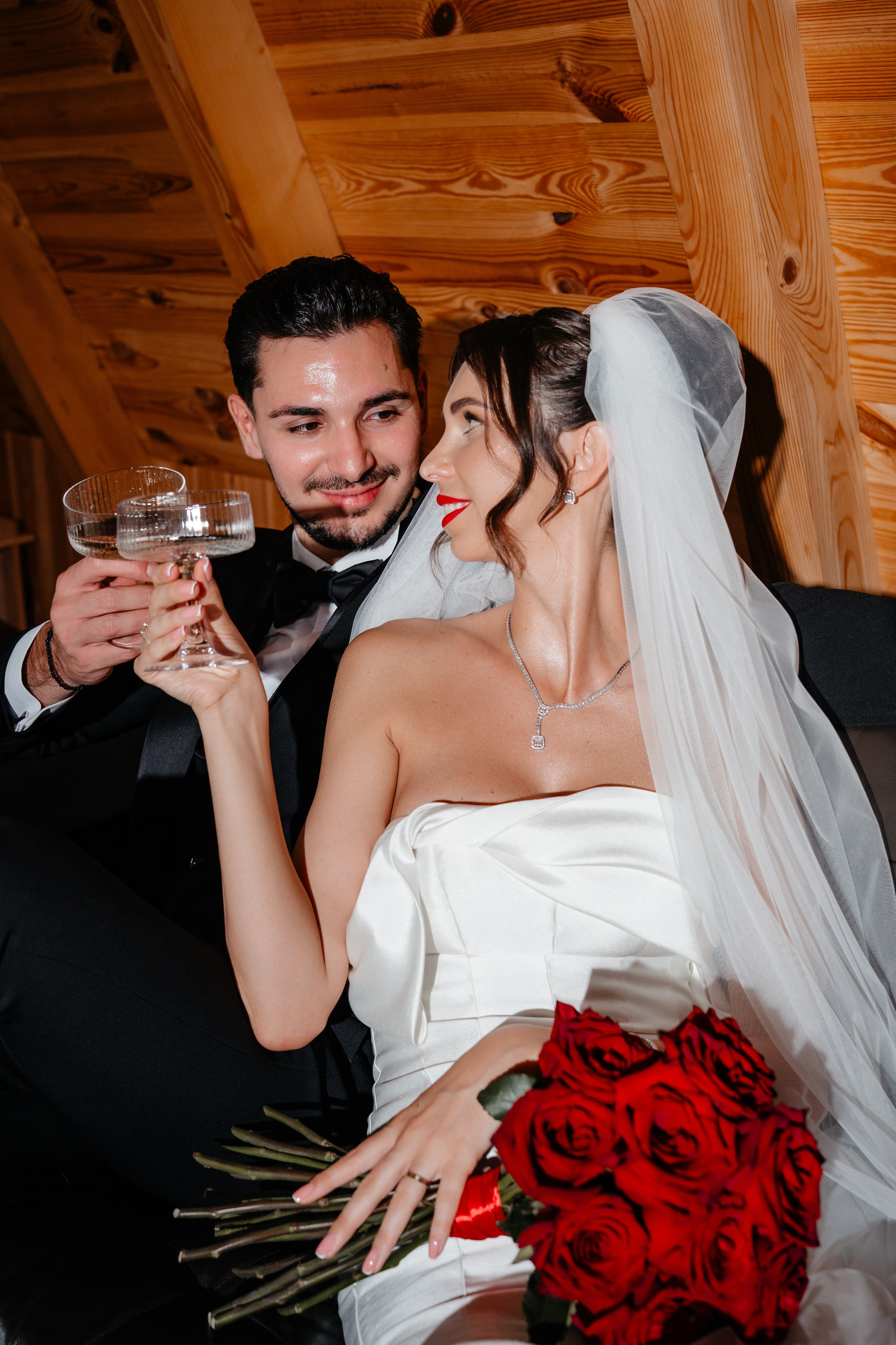 Povestea de nuntă a lui Anca și Dragoș în Bacău | Fotografie de Eveniment. Raw Studio. Fotograful tau de nunta!