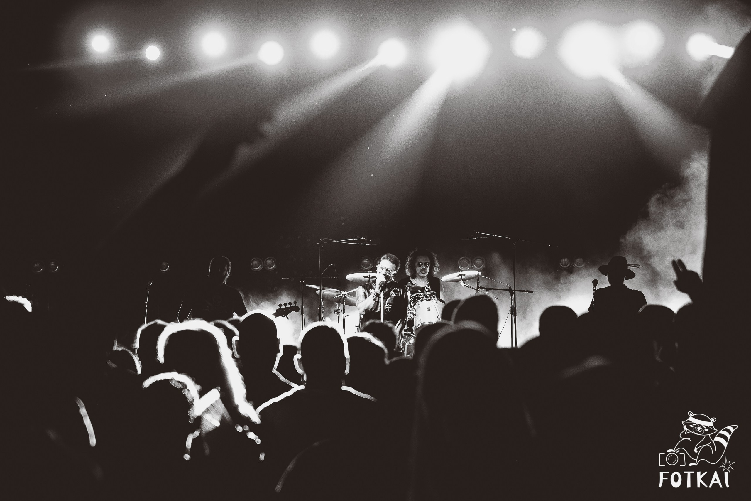 Фотоотчёт Street Food Market Torrevieja — Seguridad Social & Las Hienas DJs | FOTKAI