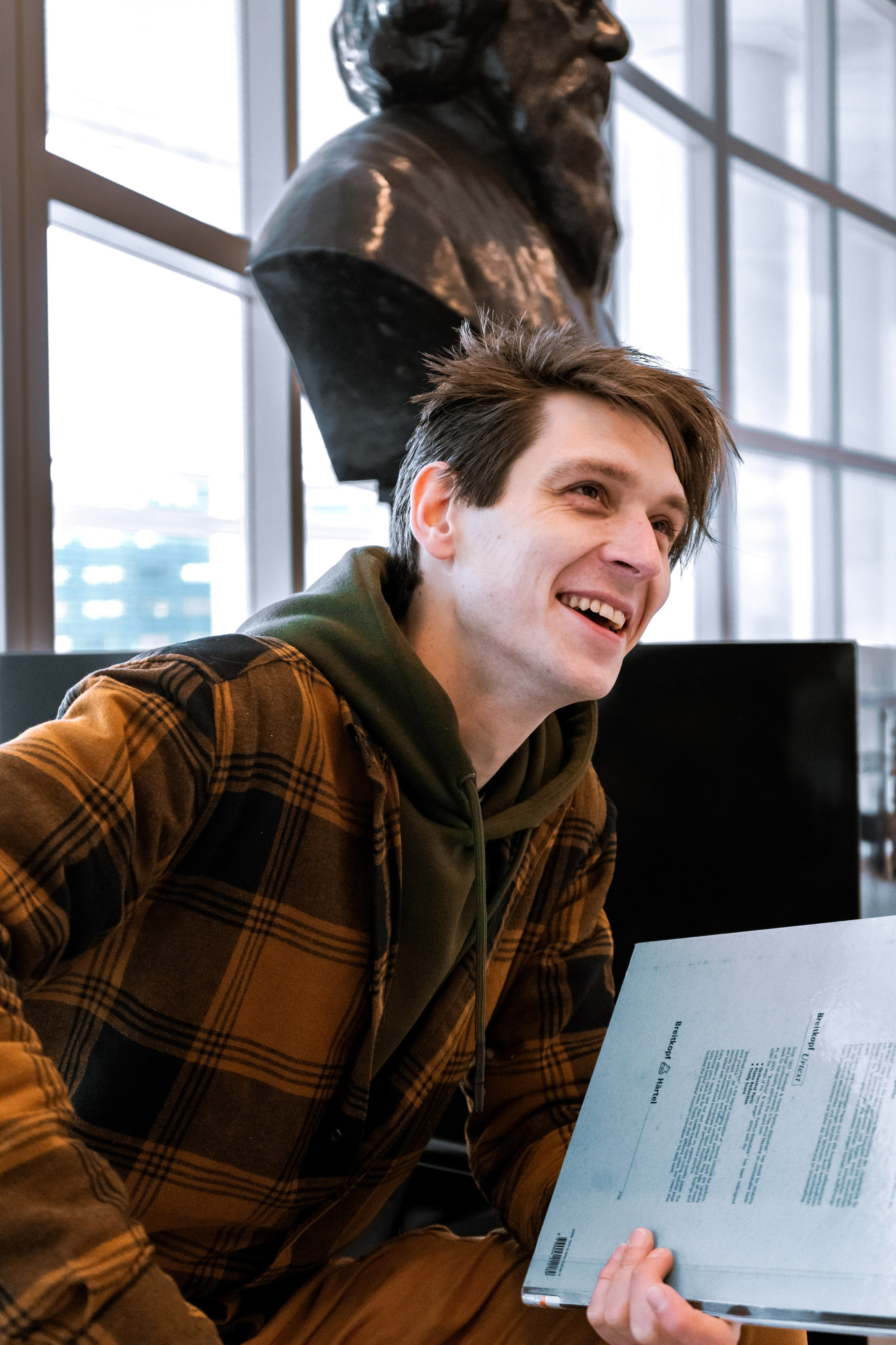 Business Portrait Photography in Chisinau — Raymond | LinkedIn & Branding. Photographer in Chisinau — Raymond | Portraits, Events & Product Photography