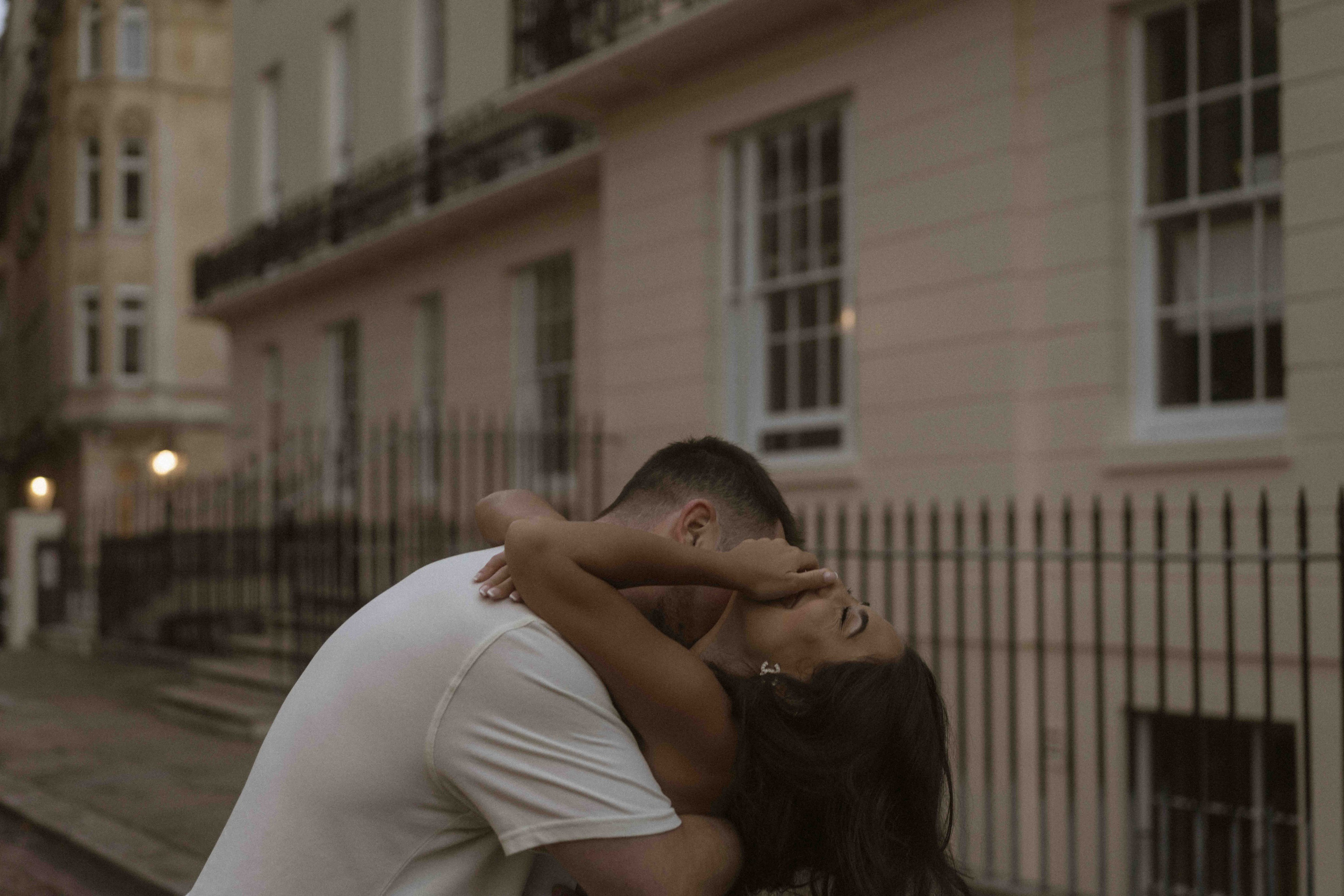 Regent’s Park Proposal in London | Sunset Engagement Story. London Wedding & Engagement Photographer