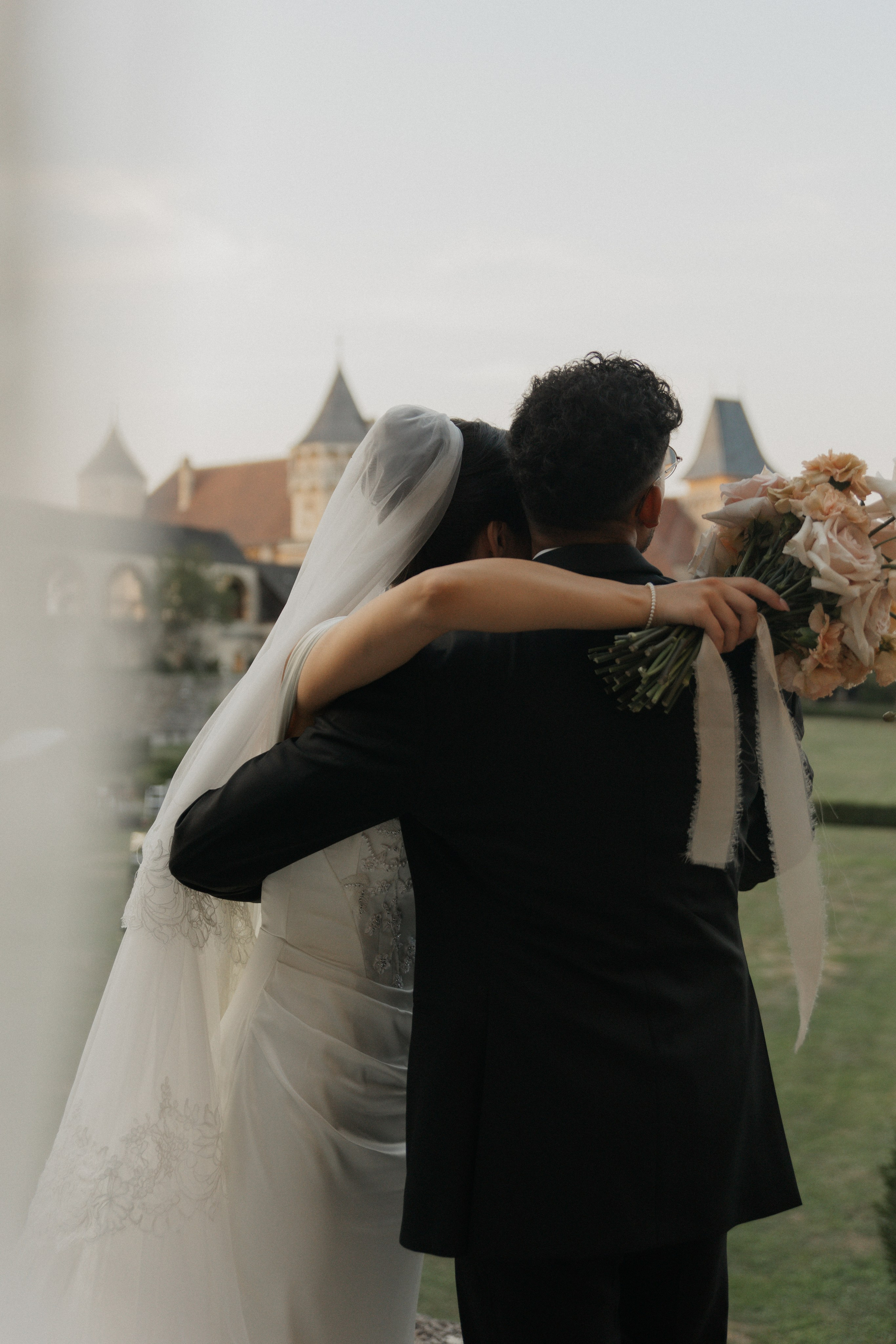 Elegant Castle Wedding in Austria | Alwin & Ruth’s Fairytale Celebration. Wedding photographer and videographer based in Timisoara, Romania