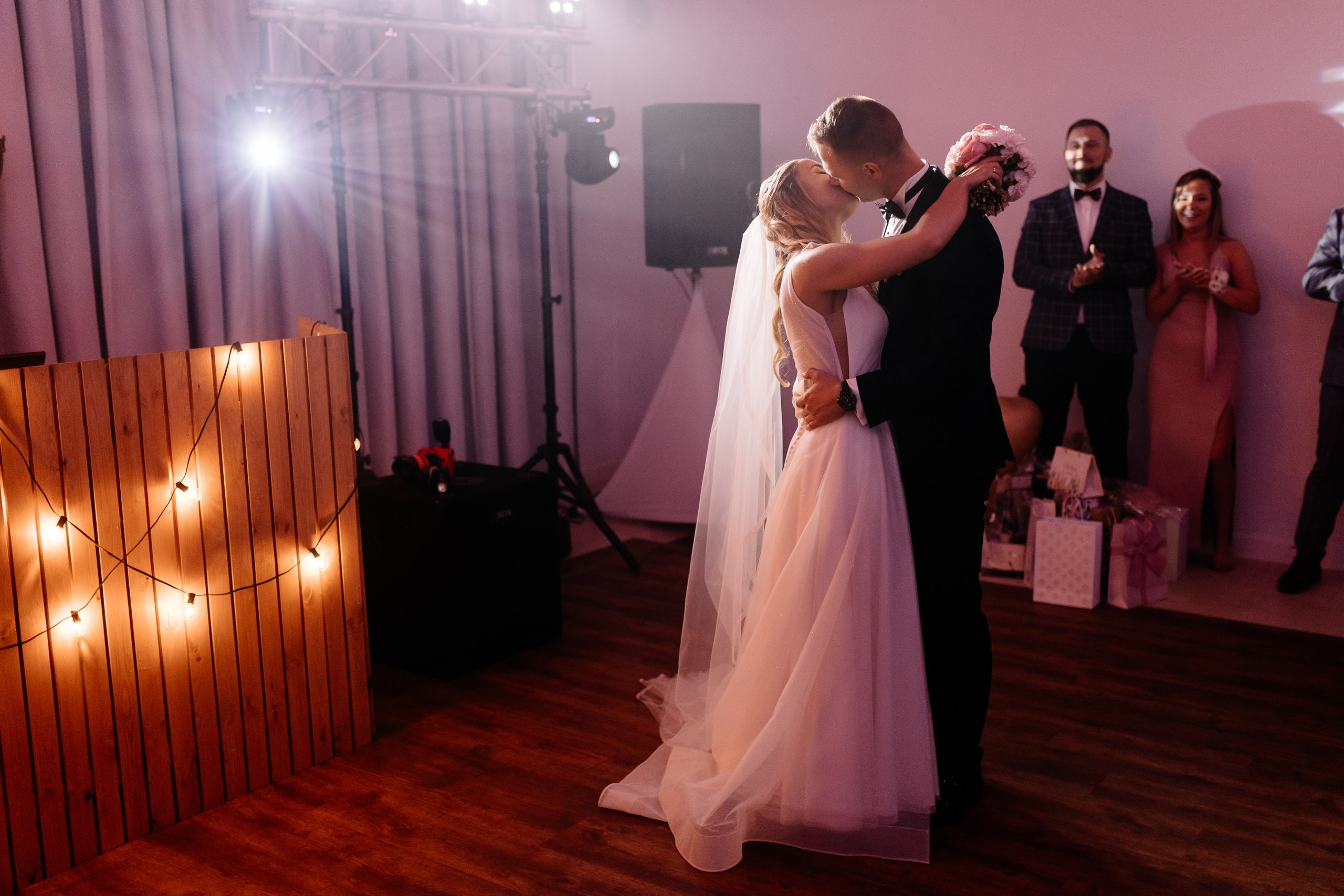 Patrycja ♡ Wojtek. Fotograf Ślubny Warszawa - Sesje Biznesowe Rodzinne Eventy