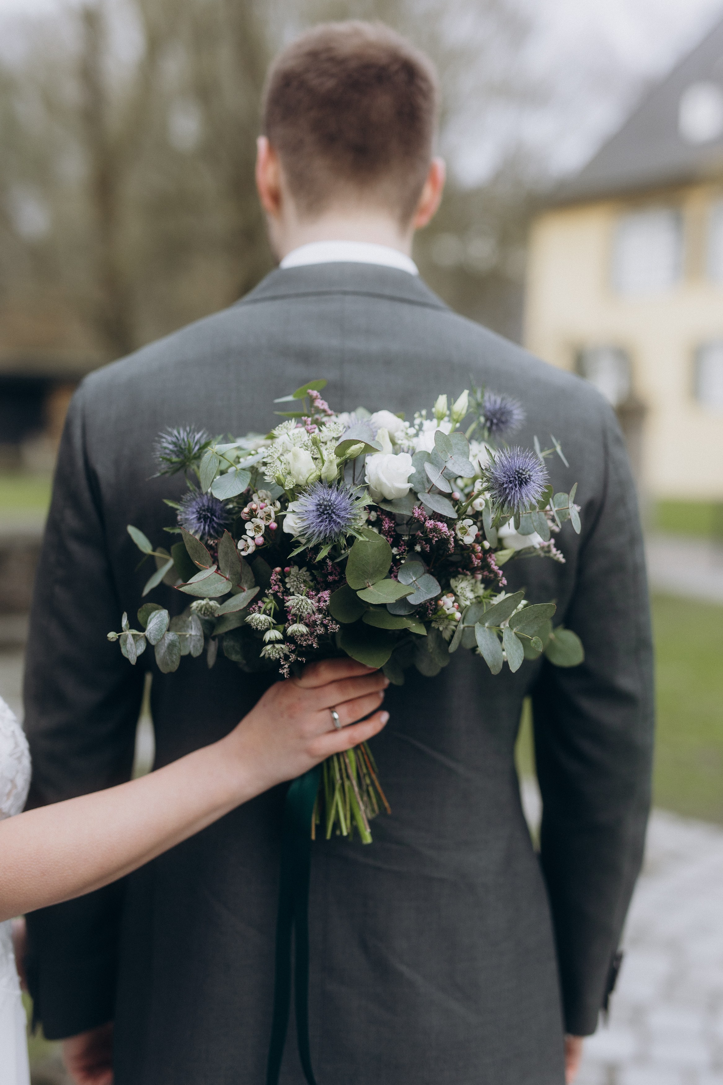 Romantischer pastellfarbener Brautstrauß mit Pfingstrose